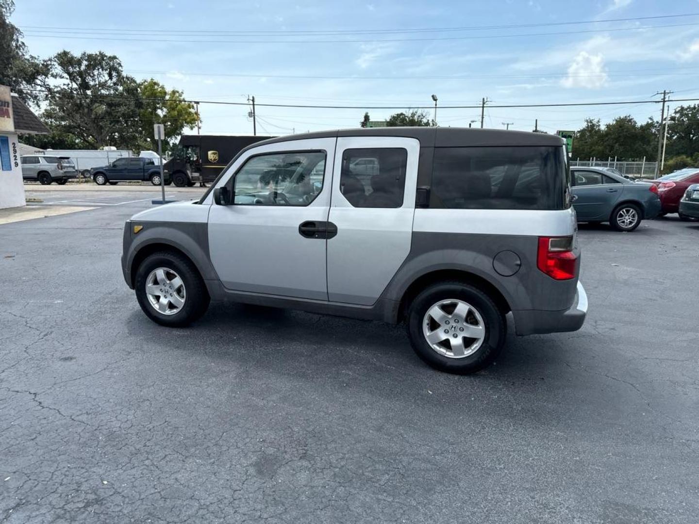 2003 SILVER HONDA ELEMENT EX (5J6YH286X3L) with an 2.4L engine, Automatic transmission, located at 2929 9th St. West, Bradenton, 34205, (941) 242-2810, 27.473591, -82.570679 - Photo#5