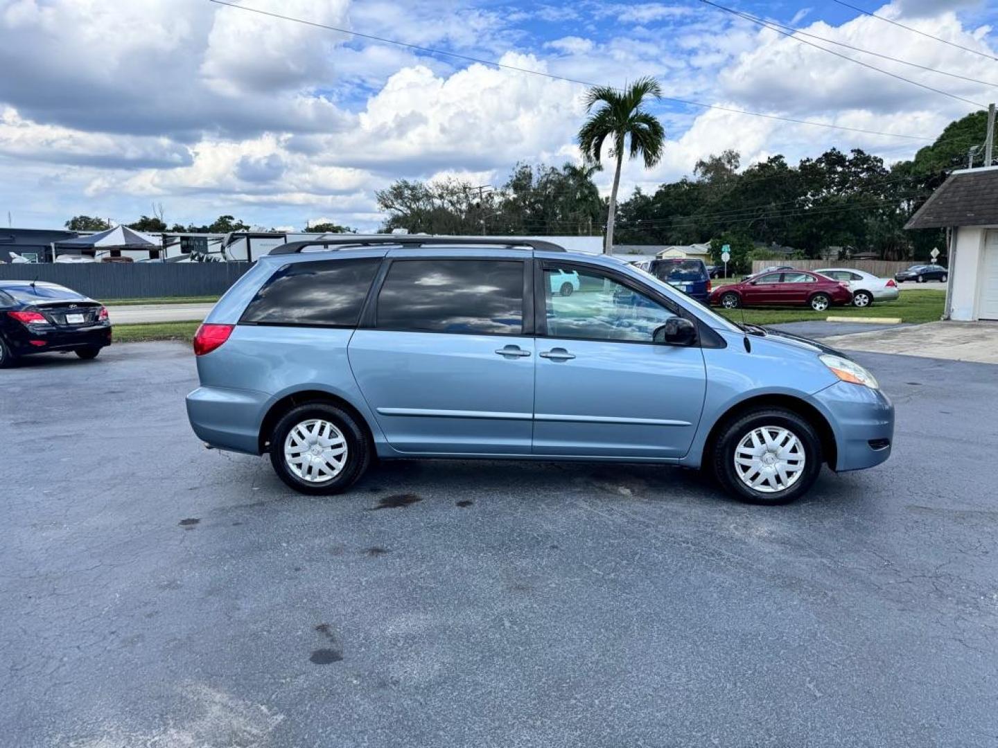 2006 BLUE TOYOTA SIENNA CE (5TDZA23CX6S) with an 3.3L engine, Automatic transmission, located at 2929 9th St. West, Bradenton, 34205, (941) 242-2810, 27.473591, -82.570679 - Thanks for inquring into DriveNation USA! All vehicles listed can be viewed at www.drivenationusa.com for vehicle history reports and additonal info. We cannot quote any terms such as down payments or monthly payments without an application. You can apply directly at www.drivenationusa.com or by con - Photo#4