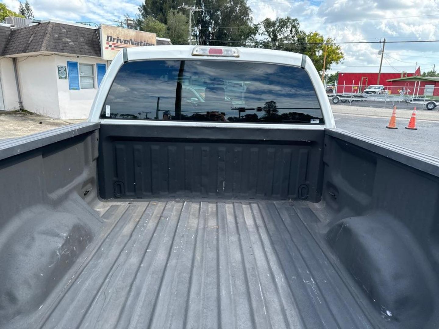 2013 WHITE FORD F150 SUPER CAB (1FTEX1CM0DK) with an 3.7L engine, Automatic transmission, located at 2929 9th St. West, Bradenton, 34205, (941) 242-2810, 27.473591, -82.570679 - Thanks for inquring into DriveNation USA! All vehicles listed can be viewed at www.drivenationusa.com for vehicle history reports and additonal info. We cannot quote any terms such as down payments or monthly payments without an application. You can apply directly at www.drivenationusa.com or by con - Photo#11