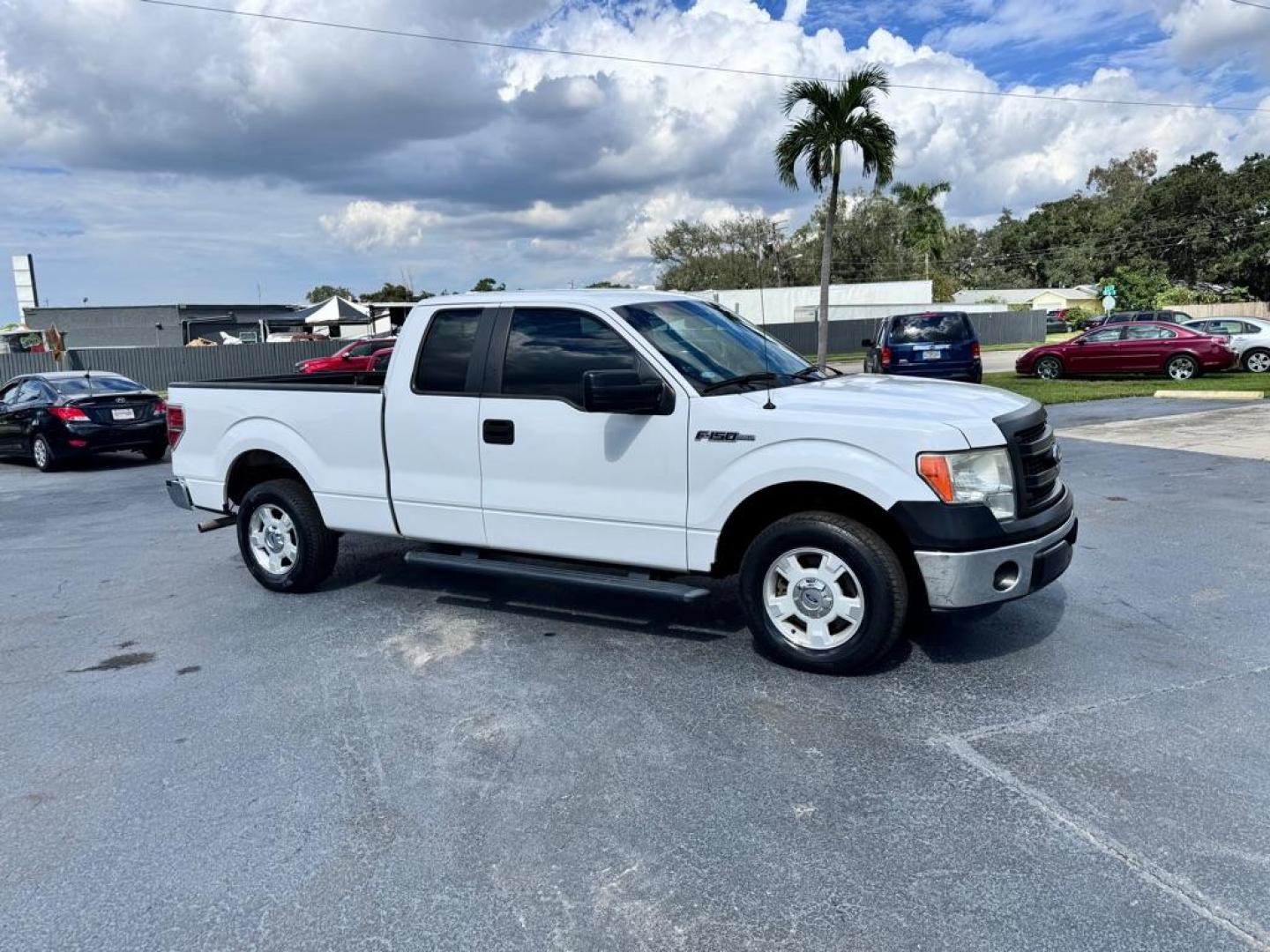 2013 WHITE FORD F150 SUPER CAB (1FTEX1CM0DK) with an 3.7L engine, Automatic transmission, located at 2929 9th St. West, Bradenton, 34205, (941) 242-2810, 27.473591, -82.570679 - Thanks for inquring into DriveNation USA! All vehicles listed can be viewed at www.drivenationusa.com for vehicle history reports and additonal info. We cannot quote any terms such as down payments or monthly payments without an application. You can apply directly at www.drivenationusa.com or by con - Photo#2