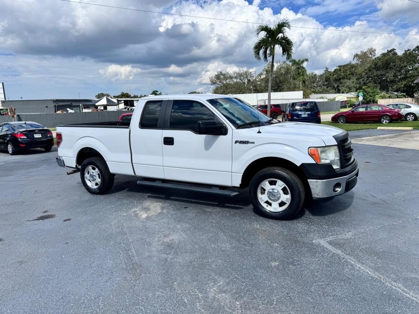 2013 WHITE FORD F150 SUPER CAB (1FTEX1CM0DK) with an 3.7L engine, Automatic transmission, located at 2929 9th St. West, Bradenton, 34205, (941) 242-2810, 27.473591, -82.570679 - Thanks for inquring into DriveNation USA! All vehicles listed can be viewed at www.drivenationusa.com for vehicle history reports and additonal info. We cannot quote any terms such as down payments or monthly payments without an application. You can apply directly at www.drivenationusa.com or by con - Photo#3