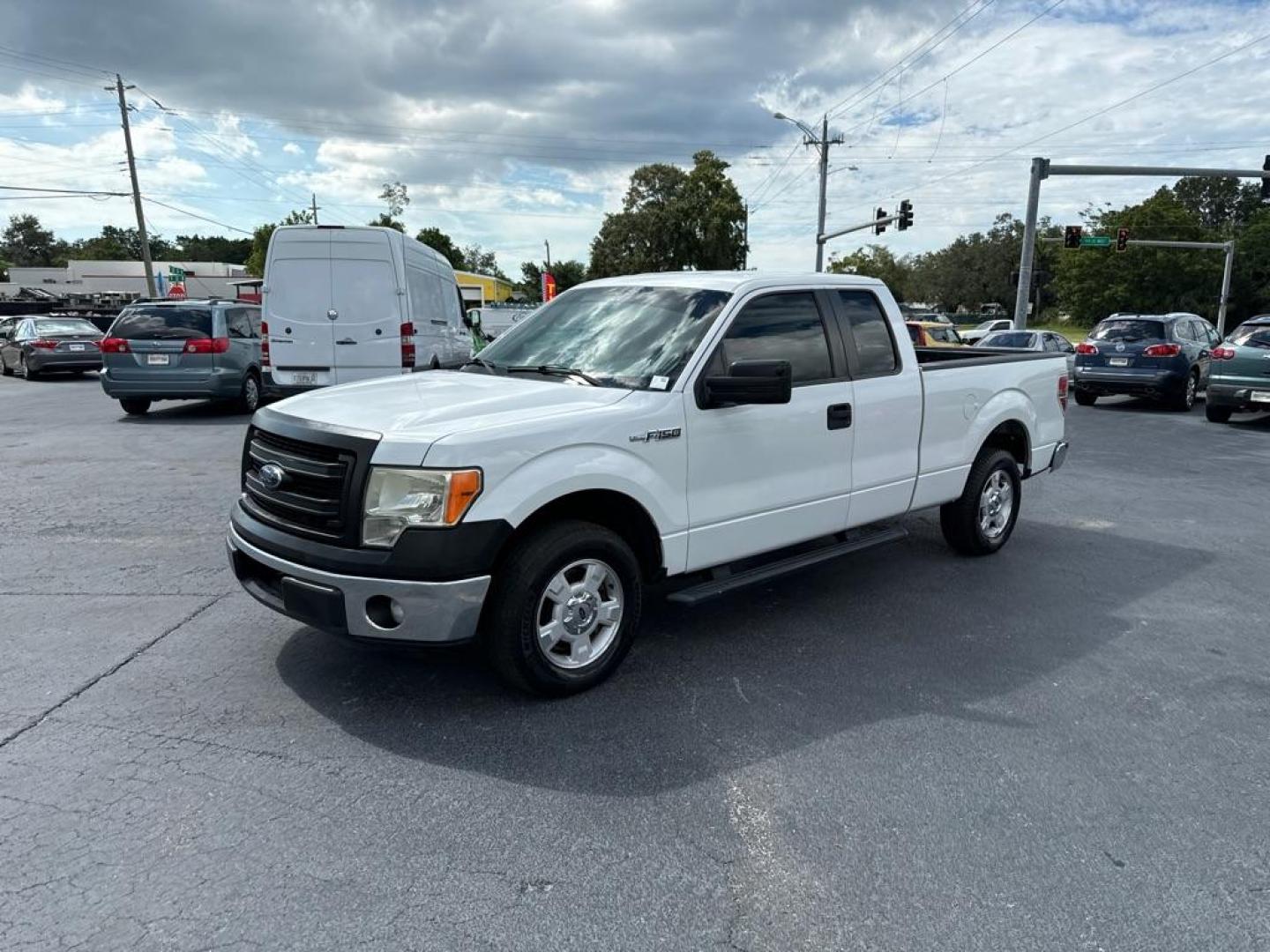 2013 WHITE FORD F150 SUPER CAB (1FTEX1CM0DK) with an 3.7L engine, Automatic transmission, located at 2929 9th St. West, Bradenton, 34205, (941) 242-2810, 27.473591, -82.570679 - Thanks for inquring into DriveNation USA! All vehicles listed can be viewed at www.drivenationusa.com for vehicle history reports and additonal info. We cannot quote any terms such as down payments or monthly payments without an application. You can apply directly at www.drivenationusa.com or by con - Photo#6