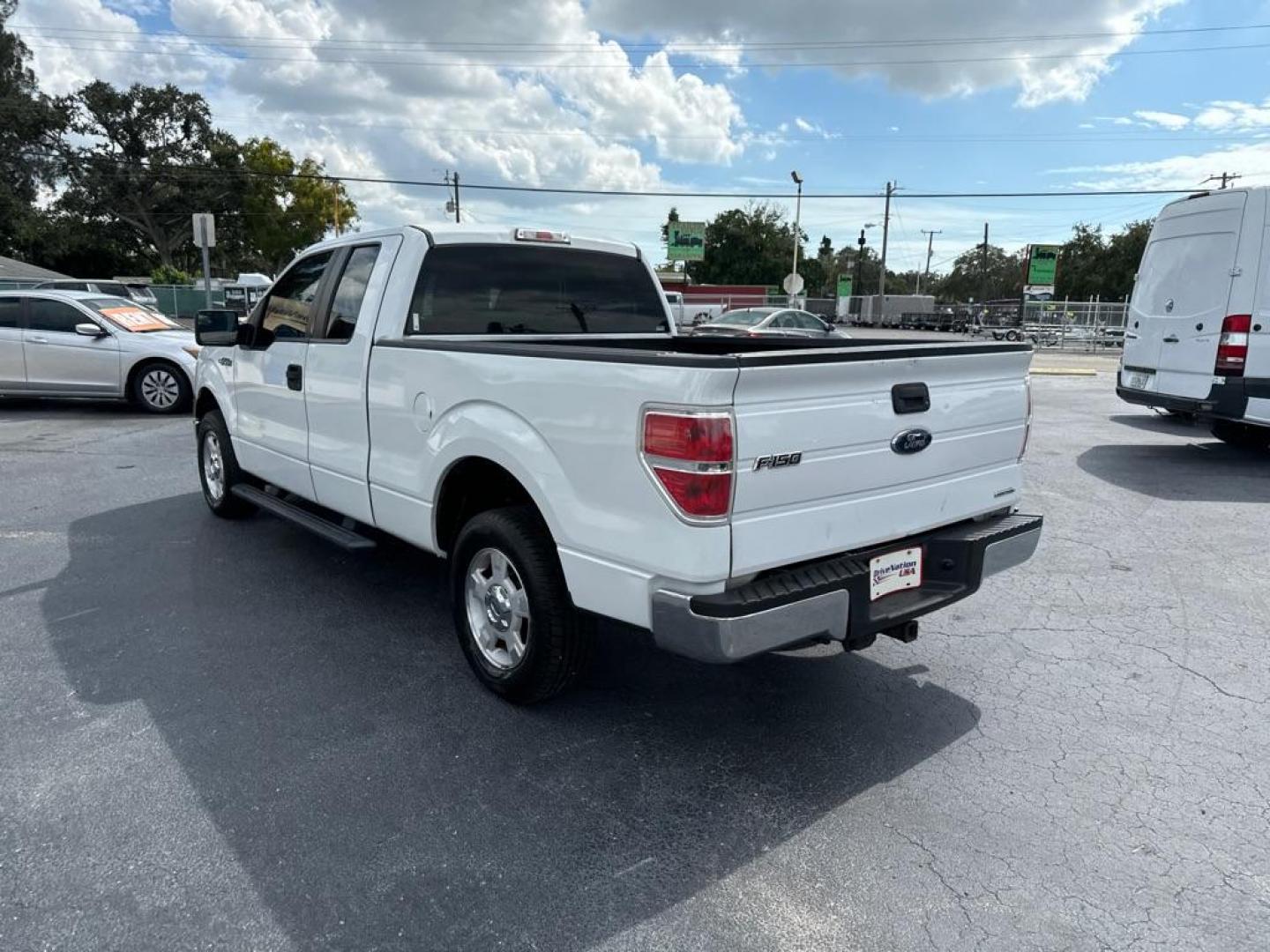 2013 WHITE FORD F150 SUPER CAB (1FTEX1CM0DK) with an 3.7L engine, Automatic transmission, located at 2929 9th St. West, Bradenton, 34205, (941) 242-2810, 27.473591, -82.570679 - Thanks for inquring into DriveNation USA! All vehicles listed can be viewed at www.drivenationusa.com for vehicle history reports and additonal info. We cannot quote any terms such as down payments or monthly payments without an application. You can apply directly at www.drivenationusa.com or by con - Photo#8