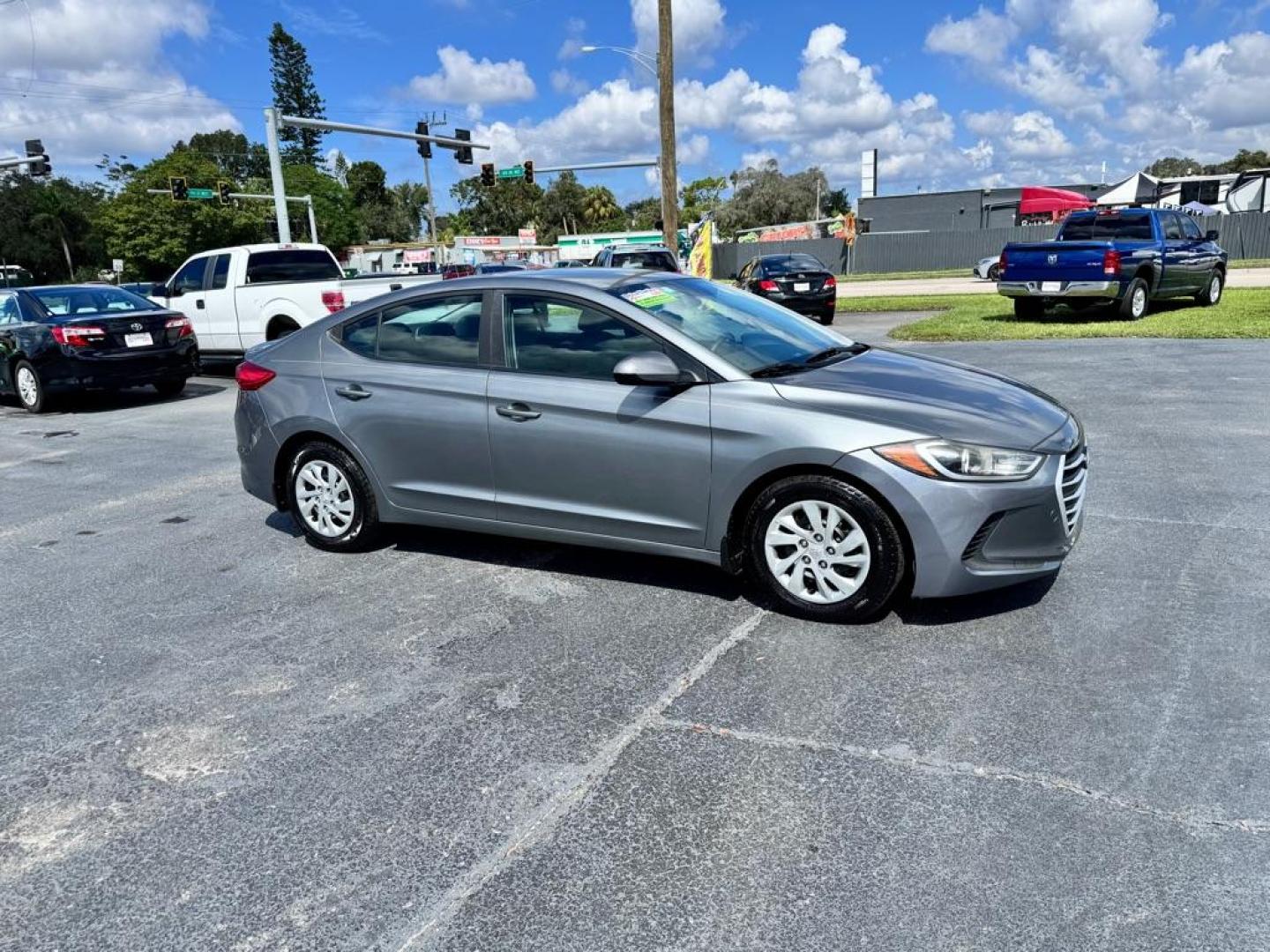 2018 GRAY HYUNDAI ELANTRA SE (KMHD74LF1JU) with an 2.0L engine, Automatic transmission, located at 2929 9th St. West, Bradenton, 34205, (941) 242-2810, 27.473591, -82.570679 - Thanks for inquring into DriveNation USA! All vehicles listed can be viewed at www.drivenationusa.com for vehicle history reports and additonal info. We cannot quote any terms such as down payments or monthly payments without an application. You can apply directly at www.drivenationusa.com or by con - Photo#0