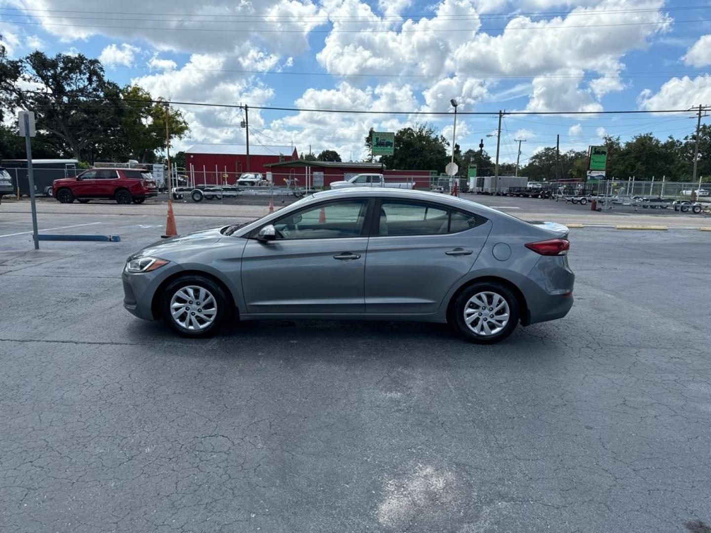 2018 GRAY HYUNDAI ELANTRA SE (KMHD74LF1JU) with an 2.0L engine, Automatic transmission, located at 2929 9th St. West, Bradenton, 34205, (941) 242-2810, 27.473591, -82.570679 - Thanks for inquring into DriveNation USA! All vehicles listed can be viewed at www.drivenationusa.com for vehicle history reports and additonal info. We cannot quote any terms such as down payments or monthly payments without an application. You can apply directly at www.drivenationusa.com or by con - Photo#4