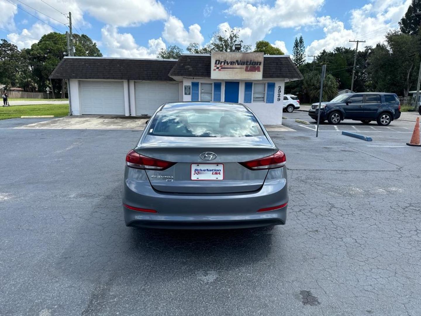 2018 GRAY HYUNDAI ELANTRA SE (KMHD74LF1JU) with an 2.0L engine, Automatic transmission, located at 2929 9th St. West, Bradenton, 34205, (941) 242-2810, 27.473591, -82.570679 - Thanks for inquring into DriveNation USA! All vehicles listed can be viewed at www.drivenationusa.com for vehicle history reports and additonal info. We cannot quote any terms such as down payments or monthly payments without an application. You can apply directly at www.drivenationusa.com or by con - Photo#5