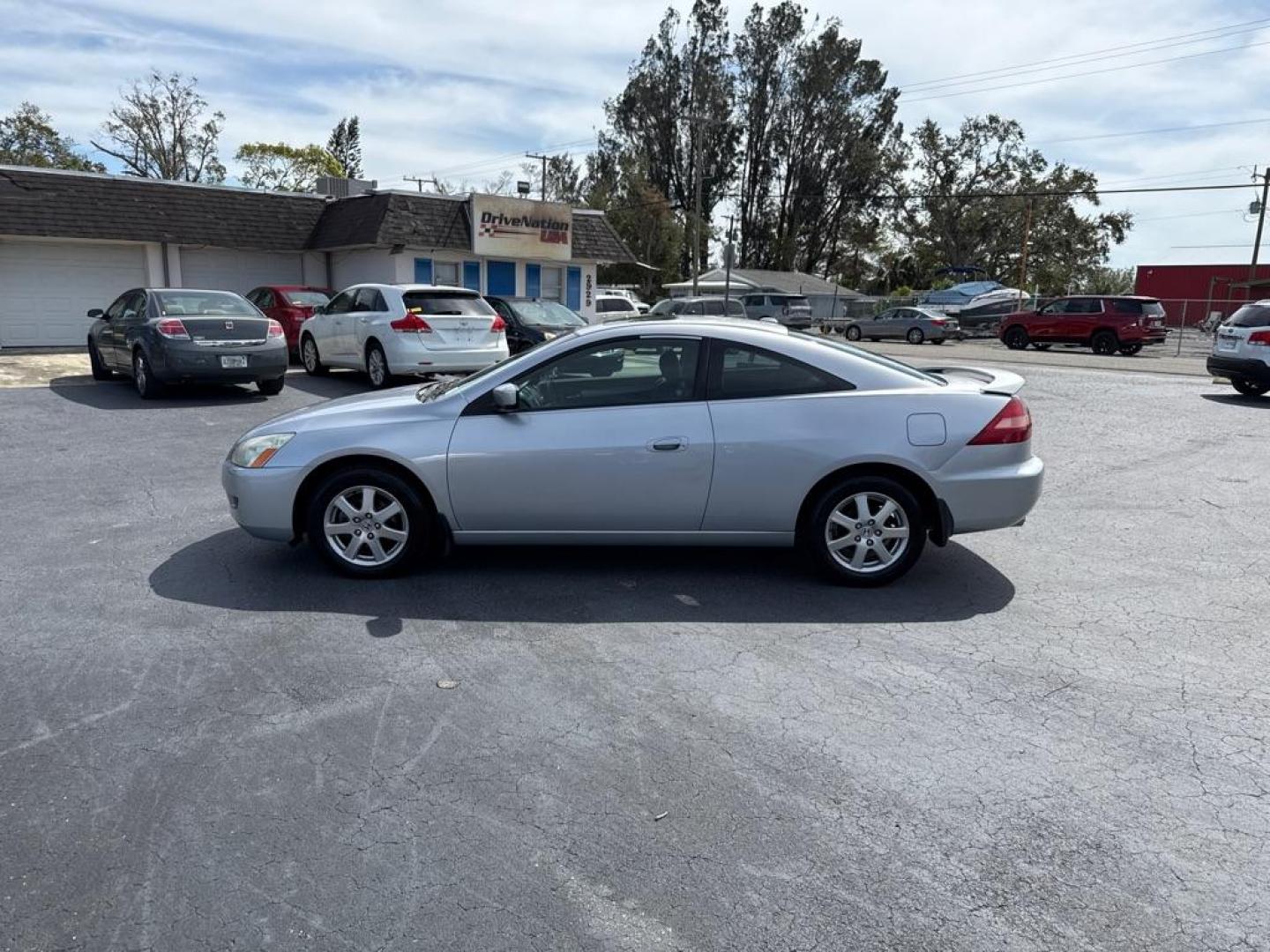 2005 SILVER HONDA ACCORD EX (1HGCM82615A) with an 3.0L engine, Automatic transmission, located at 2929 9th St. West, Bradenton, 34205, (941) 242-2810, 27.473591, -82.570679 - Thanks for inquring into DriveNation USA! All vehicles listed can be viewed at www.drivenationusa.com for vehicle history reports and additonal info. We cannot quote any terms such as down payments or monthly payments without an application. You can apply directly at www.drivenationusa.com or by con - Photo#4