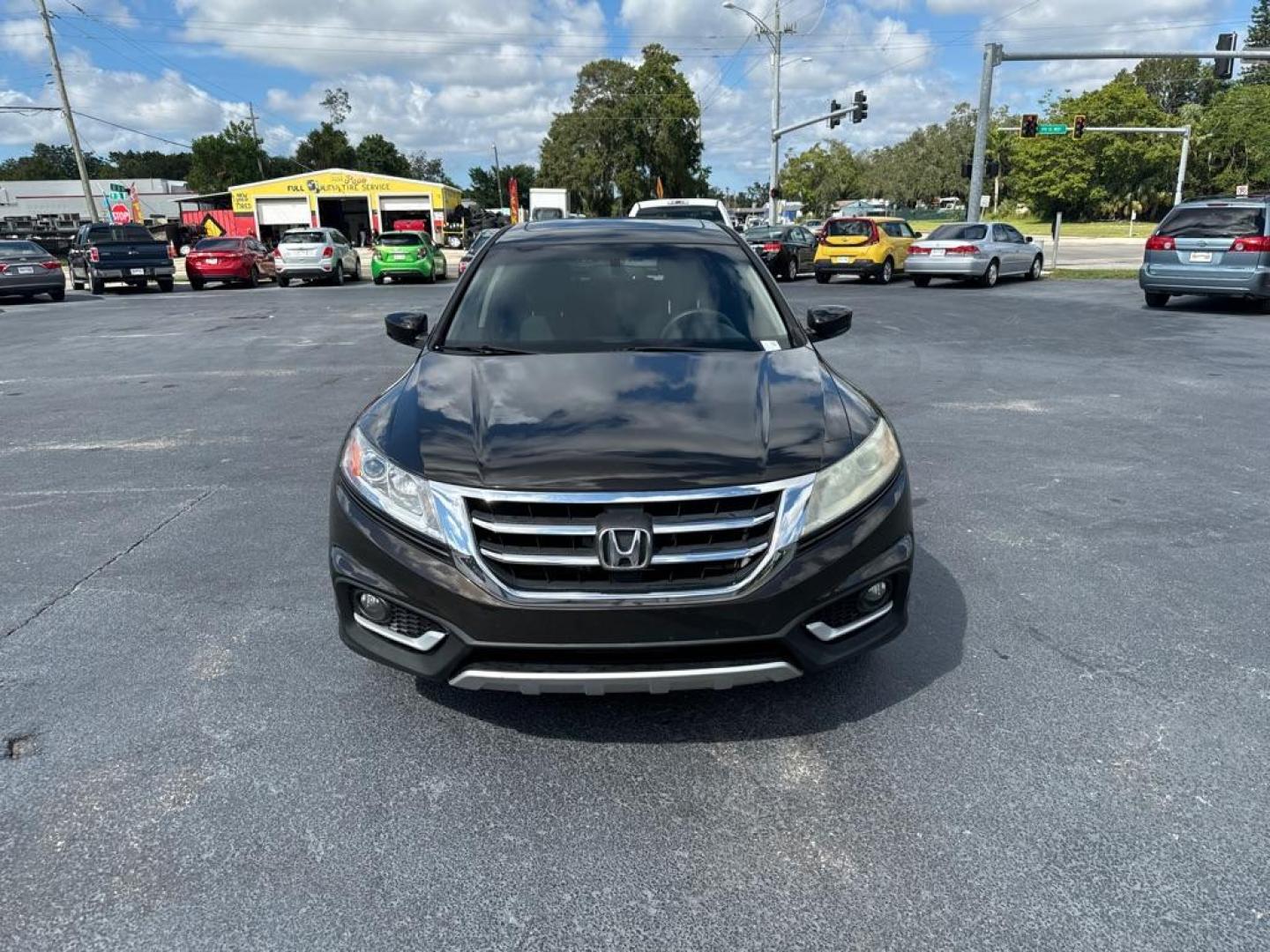 2015 BROWN HONDA CROSSTOUR EX (5J6TF3H39FL) with an 2.4L engine, Automatic transmission, located at 2929 9th St. West, Bradenton, 34205, (941) 242-2810, 27.473591, -82.570679 - Photo#2