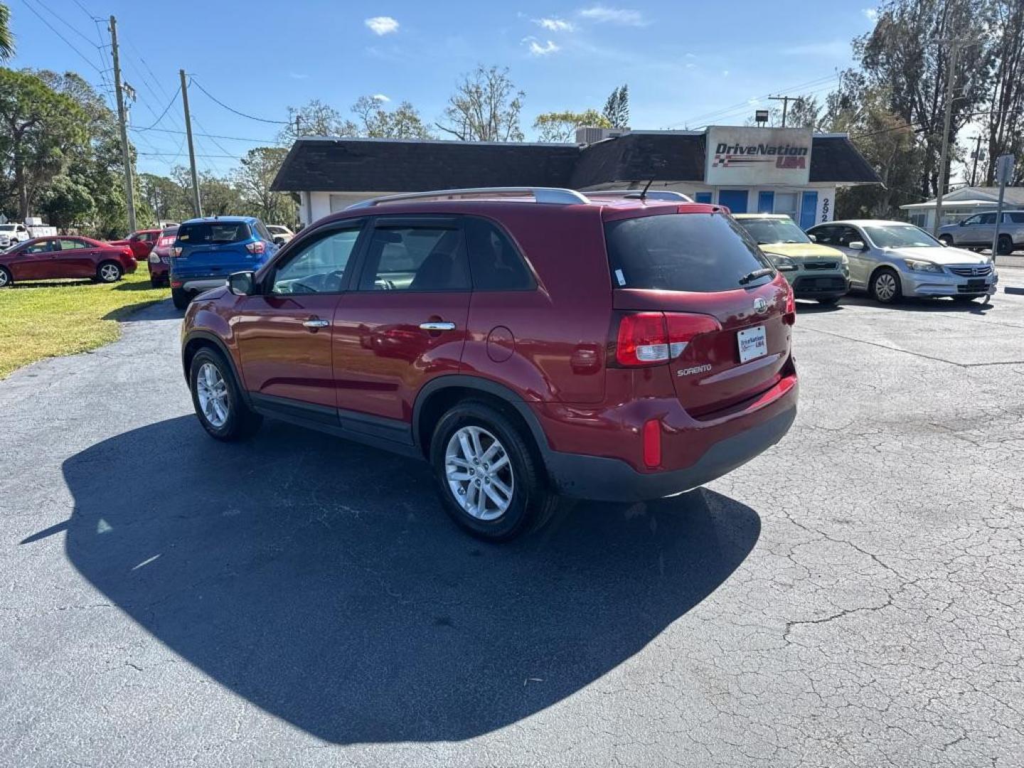 2014 RED KIA SORENTO LX (5XYKT3A61EG) with an 2.4L engine, Automatic transmission, located at 2929 9th St. West, Bradenton, 34205, (941) 242-2810, 27.473591, -82.570679 - Thanks for inquring into DriveNation USA! All vehicles listed can be viewed at www.drivenationusa.com for vehicle history reports and additonal info. We cannot quote any terms such as down payments or monthly payments without an application. You can apply directly at www.drivenationusa.com or by con - Photo#5