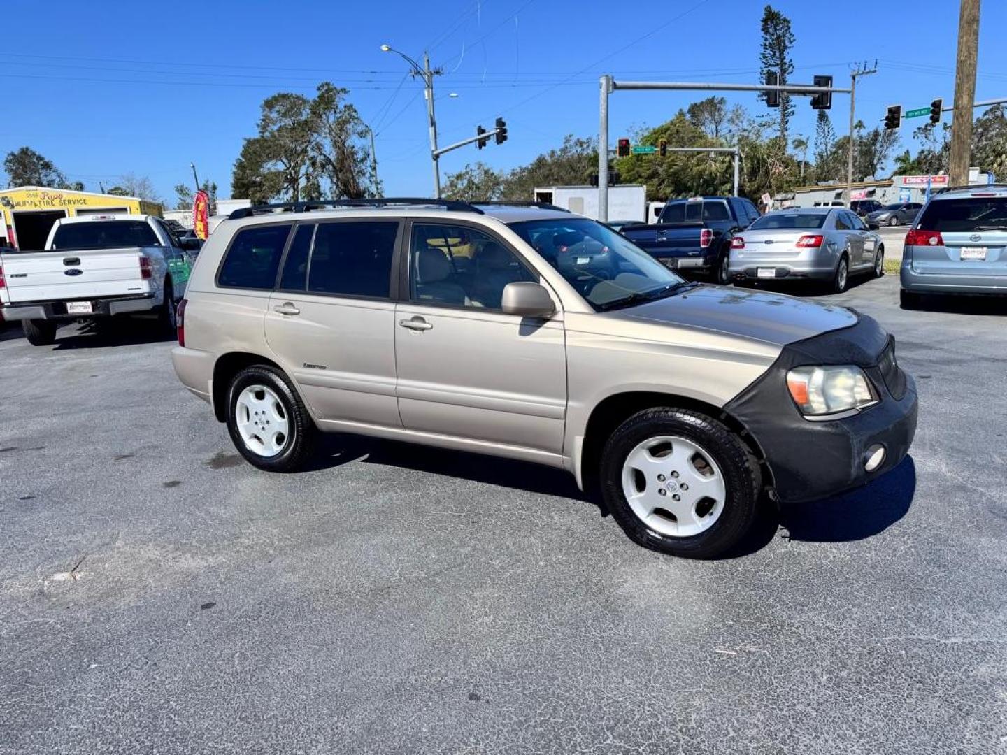 2006 GOLD TOYOTA HIGHLANDER LIMITED (JTEDP21A460) with an 3.3L engine, Automatic transmission, located at 2929 9th St. West, Bradenton, 34205, (941) 242-2810, 27.473591, -82.570679 - Thanks for inquring into DriveNation USA! All vehicles listed can be viewed at www.drivenationusa.com for vehicle history reports and additonal info. We cannot quote any terms such as down payments or monthly payments without an application. You can apply directly at www.drivenationusa.com or by con - Photo#1