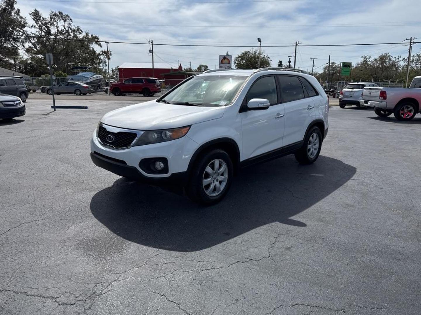 2013 WHITE KIA SORENTO LX (5XYKT3A61DG) with an 2.4L engine, Automatic transmission, located at 2929 9th St. West, Bradenton, 34205, (941) 242-2810, 27.473591, -82.570679 - Thanks for inquring into DriveNation USA! All vehicles listed can be viewed at www.drivenationusa.com for vehicle history reports and additonal info. We cannot quote any terms such as down payments or monthly payments without an application. You can apply directly at www.drivenationusa.com or by con - Photo#3