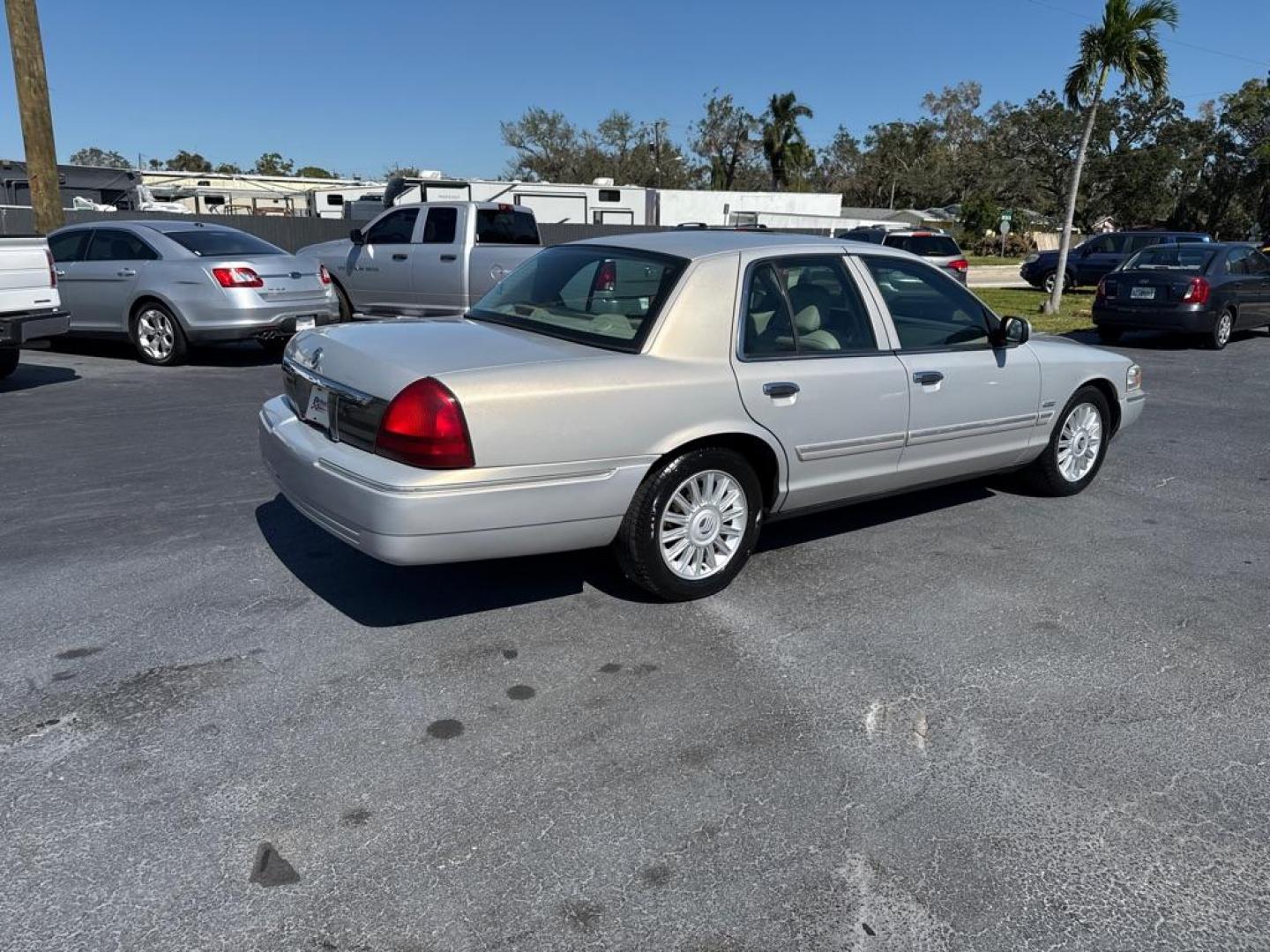 2010 TAN MERCURY GRAND MARQUIS LS (2MEBM7FV3AX) with an 4.6L engine, Automatic transmission, located at 2929 9th St. West, Bradenton, 34205, (941) 242-2810, 27.473591, -82.570679 - Thanks for inquring into DriveNation USA! All vehicles listed can be viewed at www.drivenationusa.com for vehicle history reports and additonal info. We cannot quote any terms such as down payments or monthly payments without an application. You can apply directly at www.drivenationusa.com or by con - Photo#7