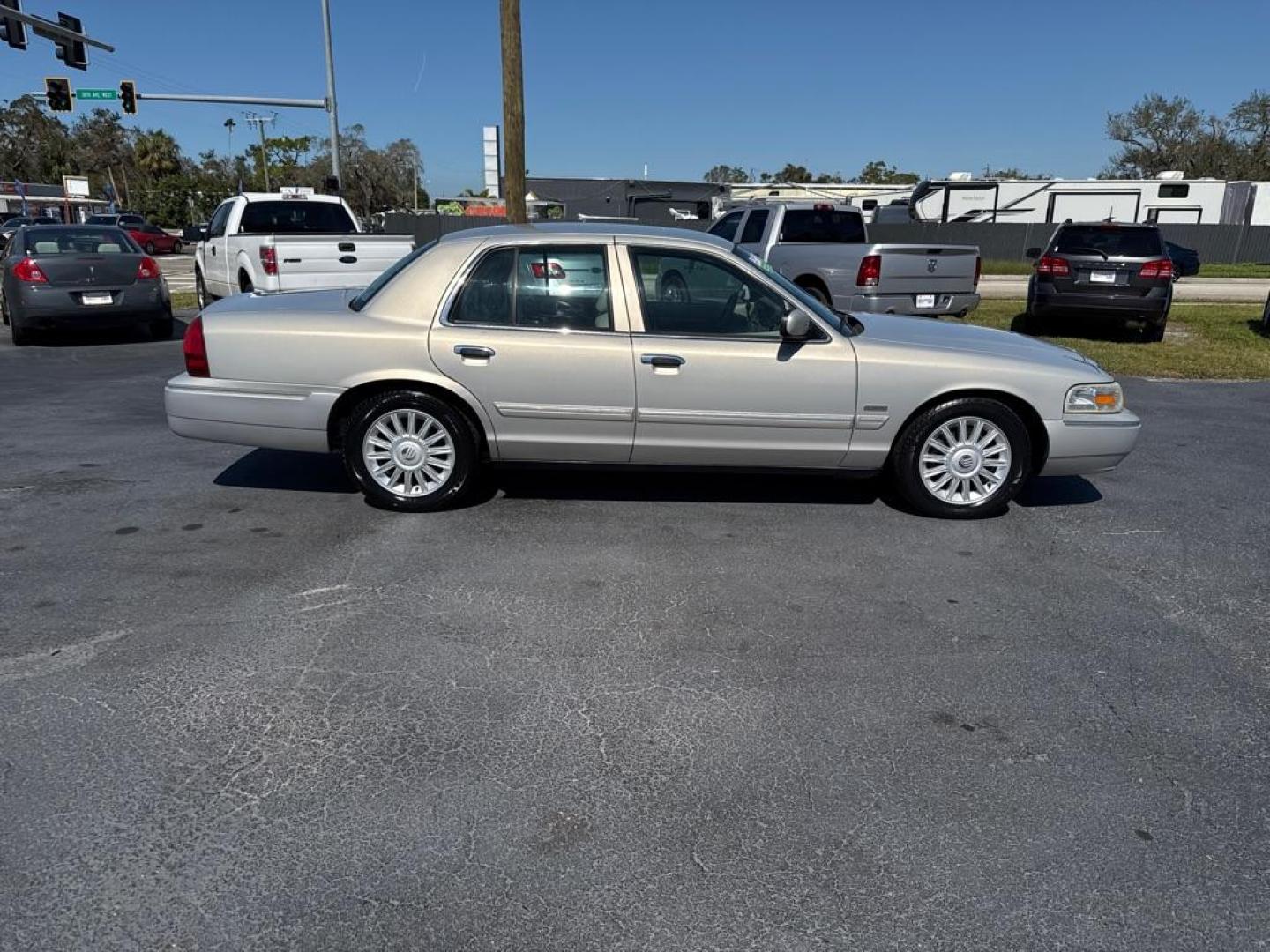 2010 TAN MERCURY GRAND MARQUIS LS (2MEBM7FV3AX) with an 4.6L engine, Automatic transmission, located at 2929 9th St. West, Bradenton, 34205, (941) 242-2810, 27.473591, -82.570679 - Thanks for inquring into DriveNation USA! All vehicles listed can be viewed at www.drivenationusa.com for vehicle history reports and additonal info. We cannot quote any terms such as down payments or monthly payments without an application. You can apply directly at www.drivenationusa.com or by con - Photo#8