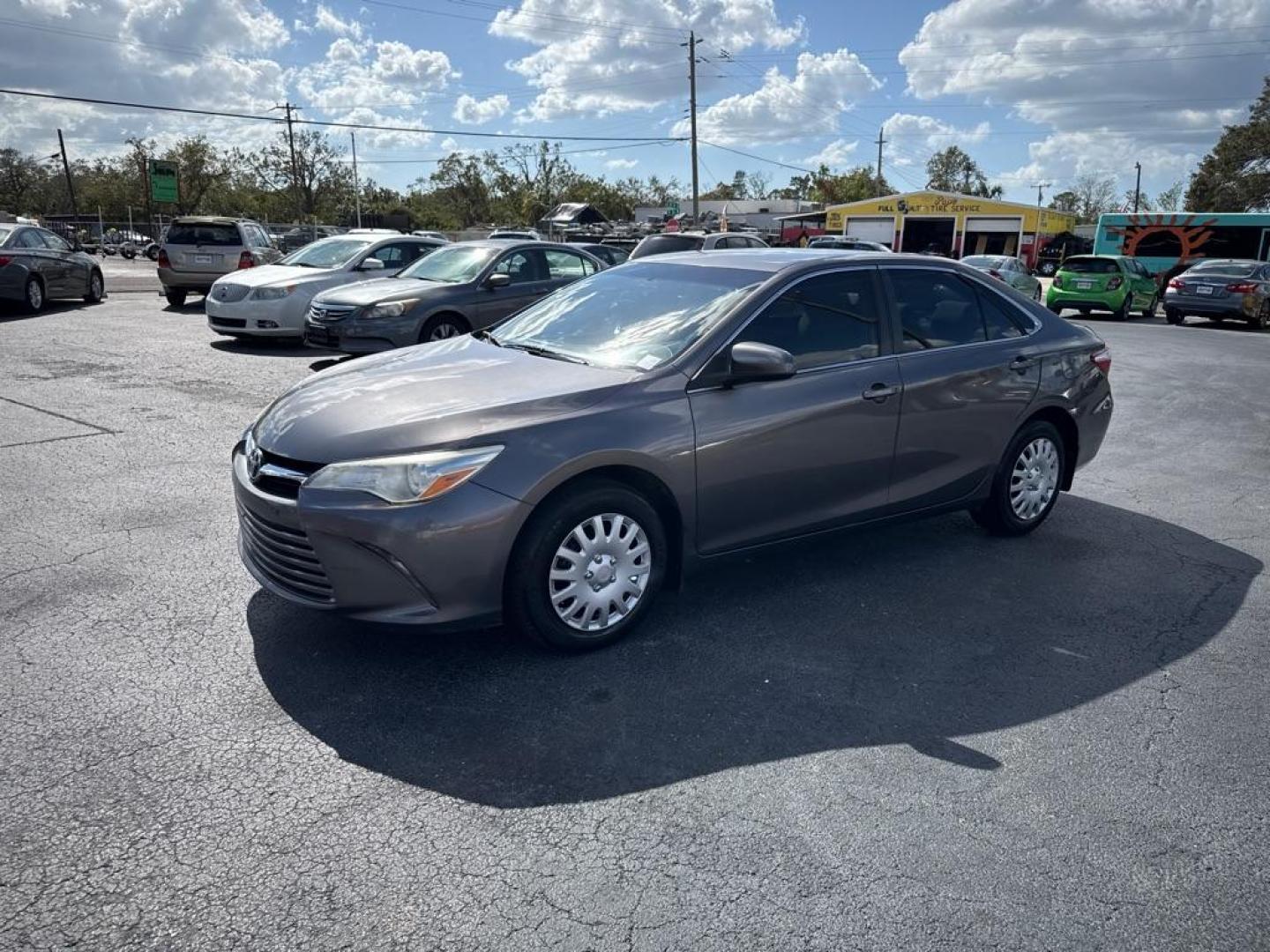 2017 GRAY TOYOTA CAMRY LE (4T1BF1FK9HU) with an 2.5L engine, Automatic transmission, located at 2929 9th St. West, Bradenton, 34205, (941) 242-2810, 27.473591, -82.570679 - Thanks for inquring into DriveNation USA! All vehicles listed can be viewed at www.drivenationusa.com for vehicle history reports and additonal info. We cannot quote any terms such as down payments or monthly payments without an application. You can apply directly at www.drivenationusa.com or by con - Photo#3