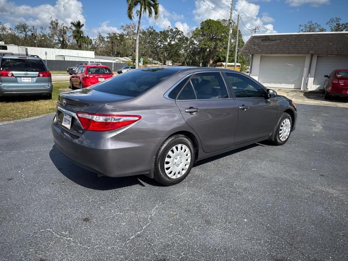 2017 GRAY TOYOTA CAMRY LE (4T1BF1FK9HU) with an 2.5L engine, Automatic transmission, located at 2929 9th St. West, Bradenton, 34205, (941) 242-2810, 27.473591, -82.570679 - Thanks for inquring into DriveNation USA! All vehicles listed can be viewed at www.drivenationusa.com for vehicle history reports and additonal info. We cannot quote any terms such as down payments or monthly payments without an application. You can apply directly at www.drivenationusa.com or by con - Photo#6