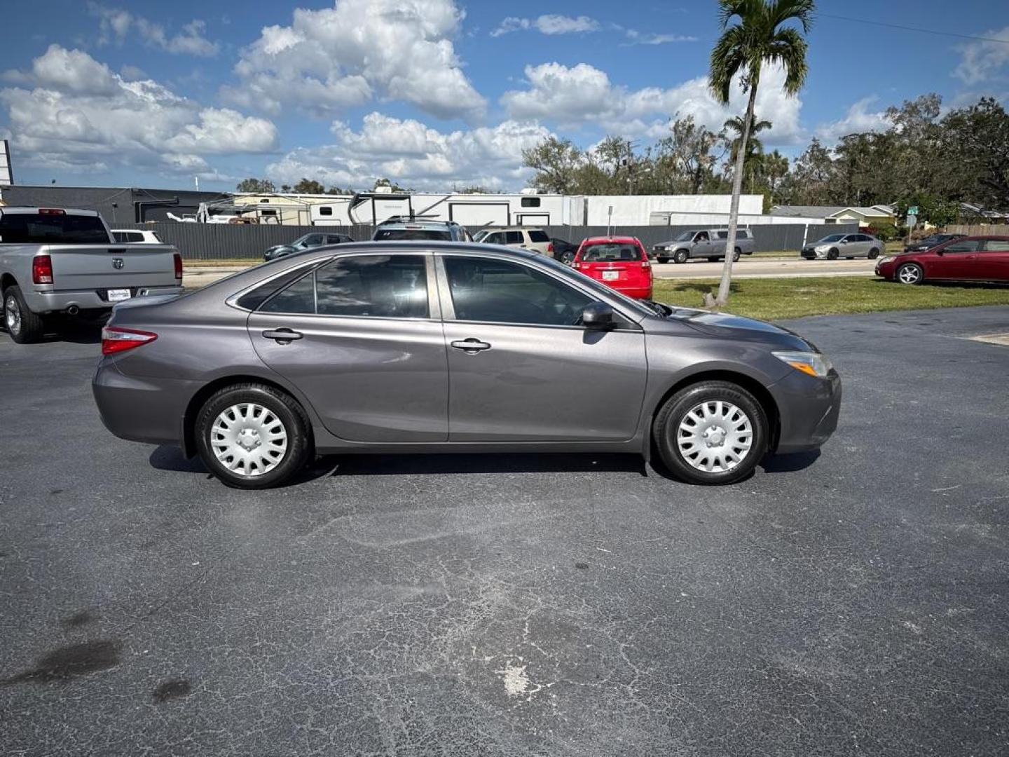 2017 GRAY TOYOTA CAMRY LE (4T1BF1FK9HU) with an 2.5L engine, Automatic transmission, located at 2929 9th St. West, Bradenton, 34205, (941) 242-2810, 27.473591, -82.570679 - Thanks for inquring into DriveNation USA! All vehicles listed can be viewed at www.drivenationusa.com for vehicle history reports and additonal info. We cannot quote any terms such as down payments or monthly payments without an application. You can apply directly at www.drivenationusa.com or by con - Photo#7