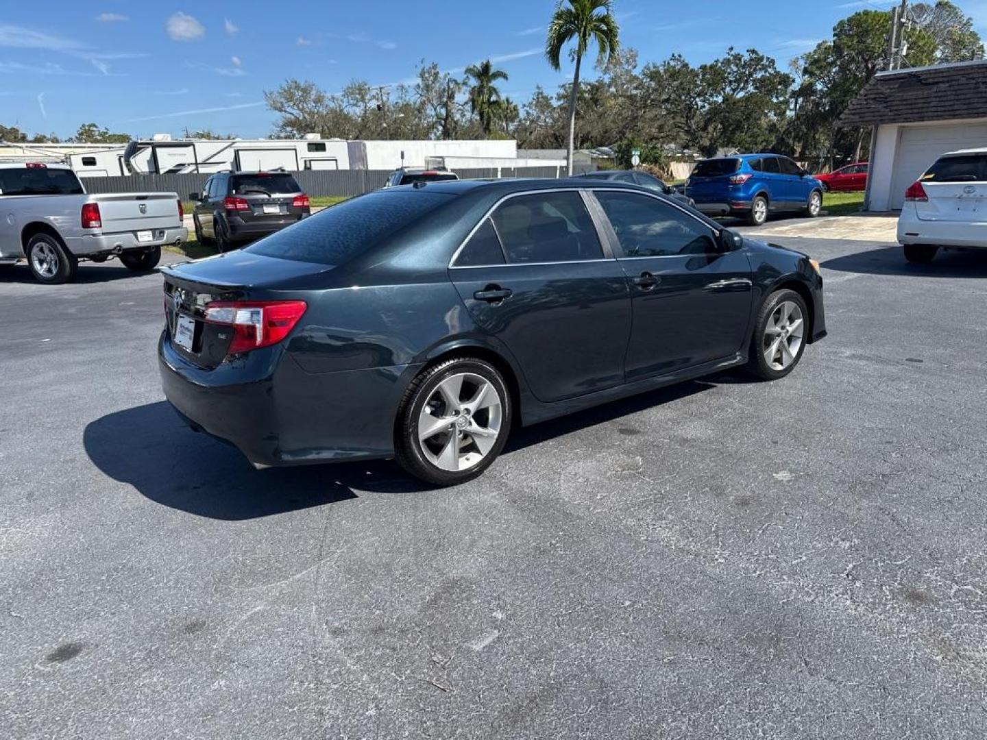 2014 GRAY TOYOTA CAMRY SE (4T1BK1FK9EU) with an 3.5L engine, Automatic transmission, located at 2929 9th St. West, Bradenton, 34205, (941) 242-2810, 27.473591, -82.570679 - Thanks for inquring into DriveNation USA! All vehicles listed can be viewed at www.drivenationusa.com for vehicle history reports and additonal info. We cannot quote any terms such as down payments or monthly payments without an application. You can apply directly at www.drivenationusa.com or by con - Photo#7