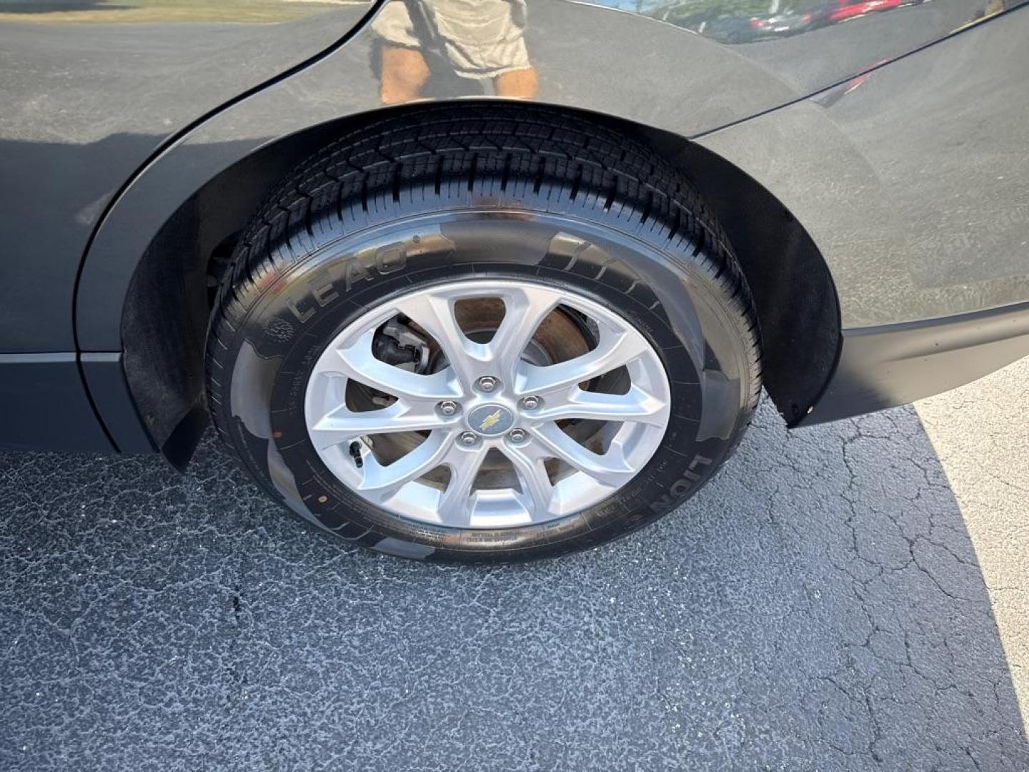 2019 GRAY CHEVROLET EQUINOX LT (3GNAXJEV3KS) with an 1.5L engine, Automatic transmission, located at 2929 9th St. West, Bradenton, 34205, (941) 242-2810, 27.473591, -82.570679 - Thanks for inquring into DriveNation USA! All vehicles listed can be viewed at www.drivenationusa.com for vehicle history reports and additonal info. We cannot quote any terms such as down payments or monthly payments without an application. You can apply directly at www.drivenationusa.com or by con - Photo#9