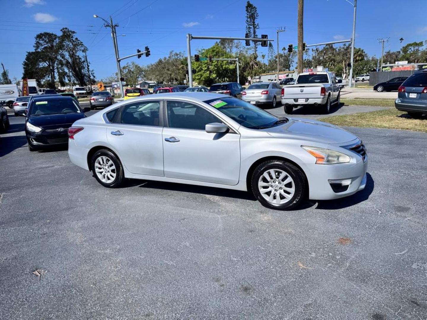 2015 SILVER NISSAN ALTIMA 2.5 (1N4AL3AP5FN) with an 2.5L engine, Continuously Variable transmission, located at 2929 9th St. West, Bradenton, 34205, (941) 242-2810, 27.473591, -82.570679 - Thanks for inquring into DriveNation USA! All vehicles listed can be viewed at www.drivenationusa.com for vehicle history reports and additonal info. We cannot quote any terms such as down payments or monthly payments without an application. You can apply directly at www.drivenationusa.com or by con - Photo#1