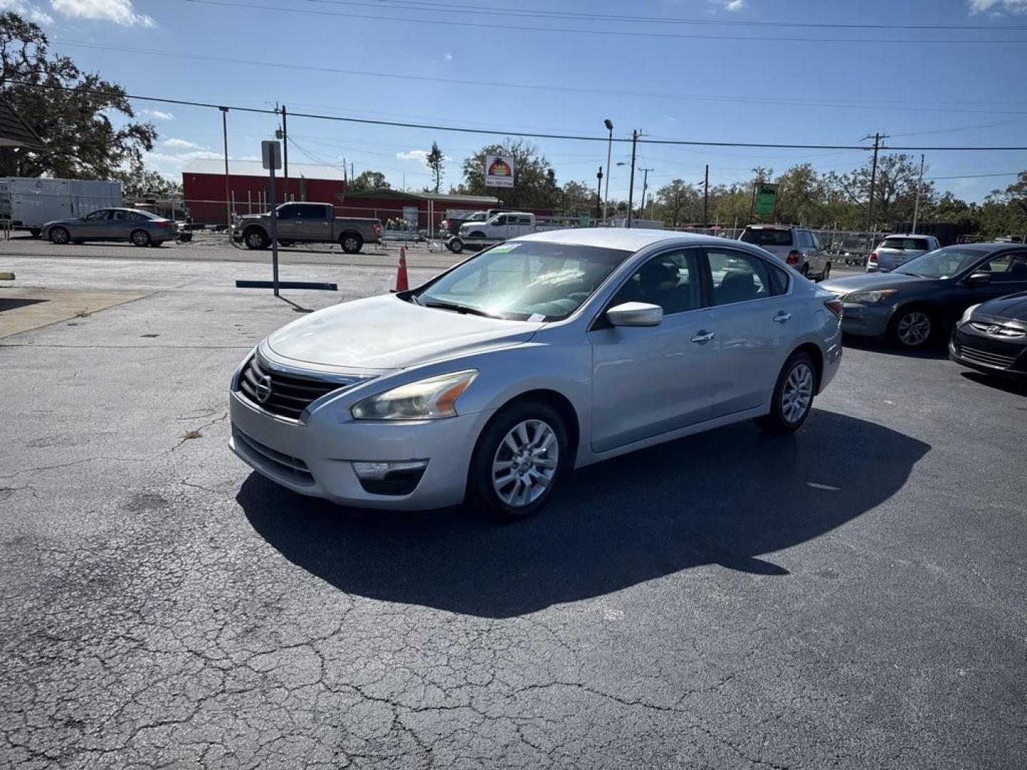 2015 SILVER NISSAN ALTIMA 2.5 (1N4AL3AP5FN) with an 2.5L engine, Continuously Variable transmission, located at 2929 9th St. West, Bradenton, 34205, (941) 242-2810, 27.473591, -82.570679 - Thanks for inquring into DriveNation USA! All vehicles listed can be viewed at www.drivenationusa.com for vehicle history reports and additonal info. We cannot quote any terms such as down payments or monthly payments without an application. You can apply directly at www.drivenationusa.com or by con - Photo#3