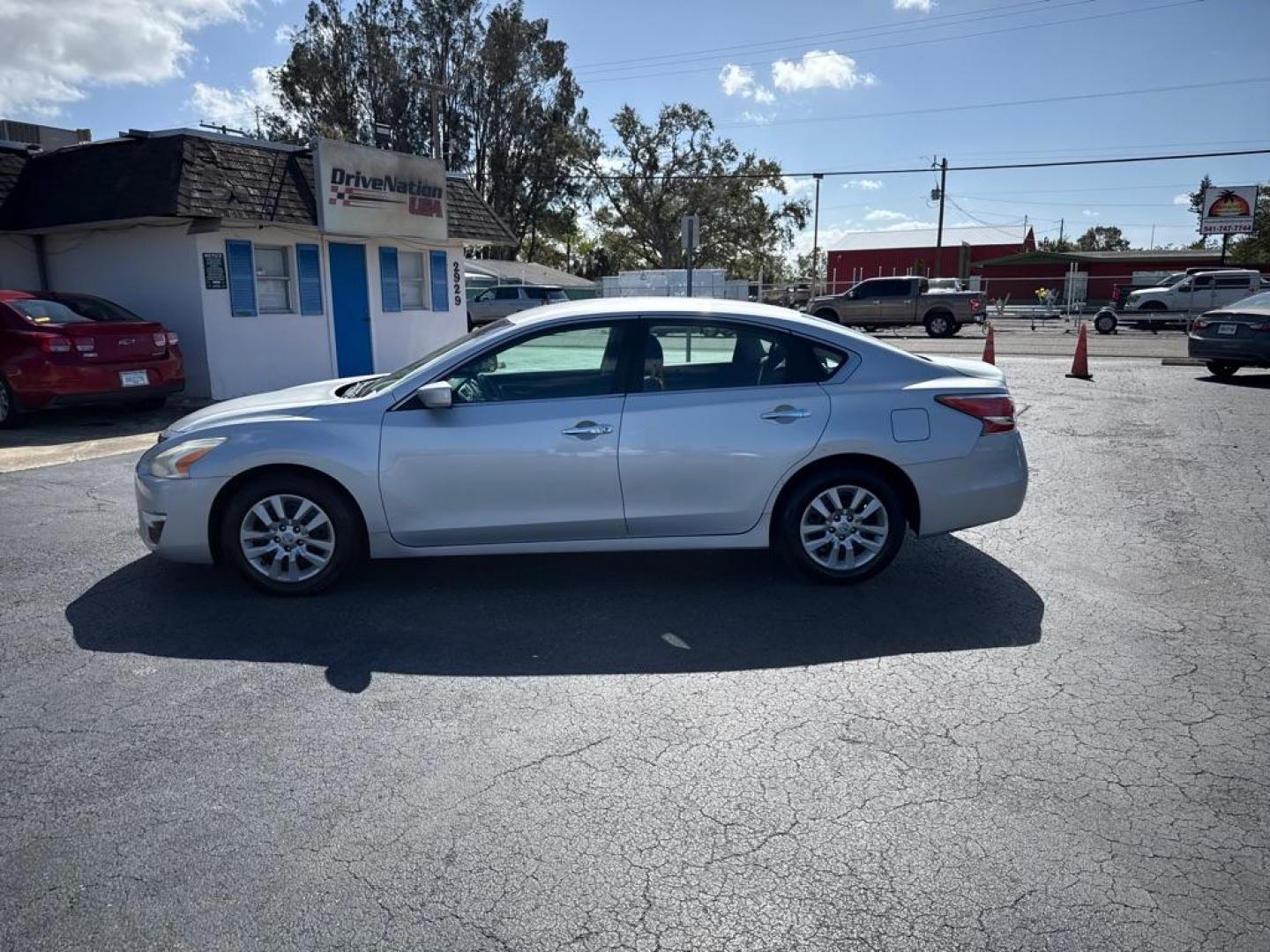 2015 SILVER NISSAN ALTIMA 2.5 (1N4AL3AP5FN) with an 2.5L engine, Continuously Variable transmission, located at 2929 9th St. West, Bradenton, 34205, (941) 242-2810, 27.473591, -82.570679 - Thanks for inquring into DriveNation USA! All vehicles listed can be viewed at www.drivenationusa.com for vehicle history reports and additonal info. We cannot quote any terms such as down payments or monthly payments without an application. You can apply directly at www.drivenationusa.com or by con - Photo#4