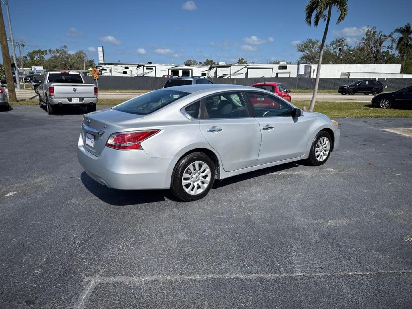 2015 SILVER NISSAN ALTIMA 2.5 (1N4AL3AP5FN) with an 2.5L engine, Continuously Variable transmission, located at 2929 9th St. West, Bradenton, 34205, (941) 242-2810, 27.473591, -82.570679 - Thanks for inquring into DriveNation USA! All vehicles listed can be viewed at www.drivenationusa.com for vehicle history reports and additonal info. We cannot quote any terms such as down payments or monthly payments without an application. You can apply directly at www.drivenationusa.com or by con - Photo#7