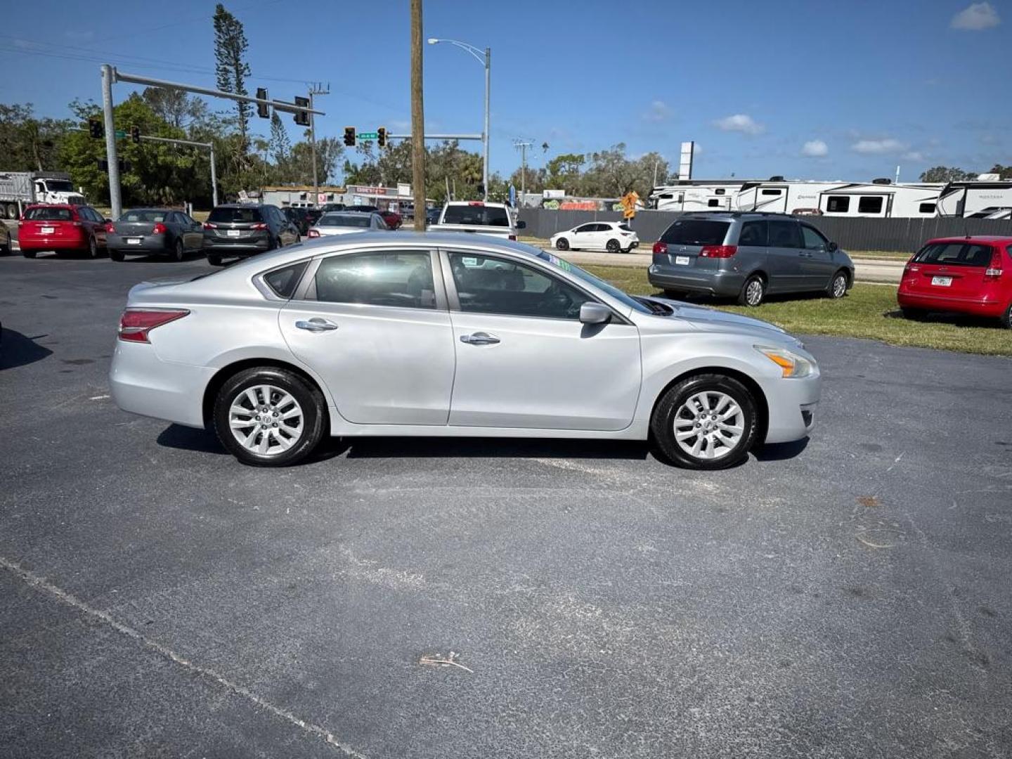 2015 SILVER NISSAN ALTIMA 2.5 (1N4AL3AP5FN) with an 2.5L engine, Continuously Variable transmission, located at 2929 9th St. West, Bradenton, 34205, (941) 242-2810, 27.473591, -82.570679 - Thanks for inquring into DriveNation USA! All vehicles listed can be viewed at www.drivenationusa.com for vehicle history reports and additonal info. We cannot quote any terms such as down payments or monthly payments without an application. You can apply directly at www.drivenationusa.com or by con - Photo#8