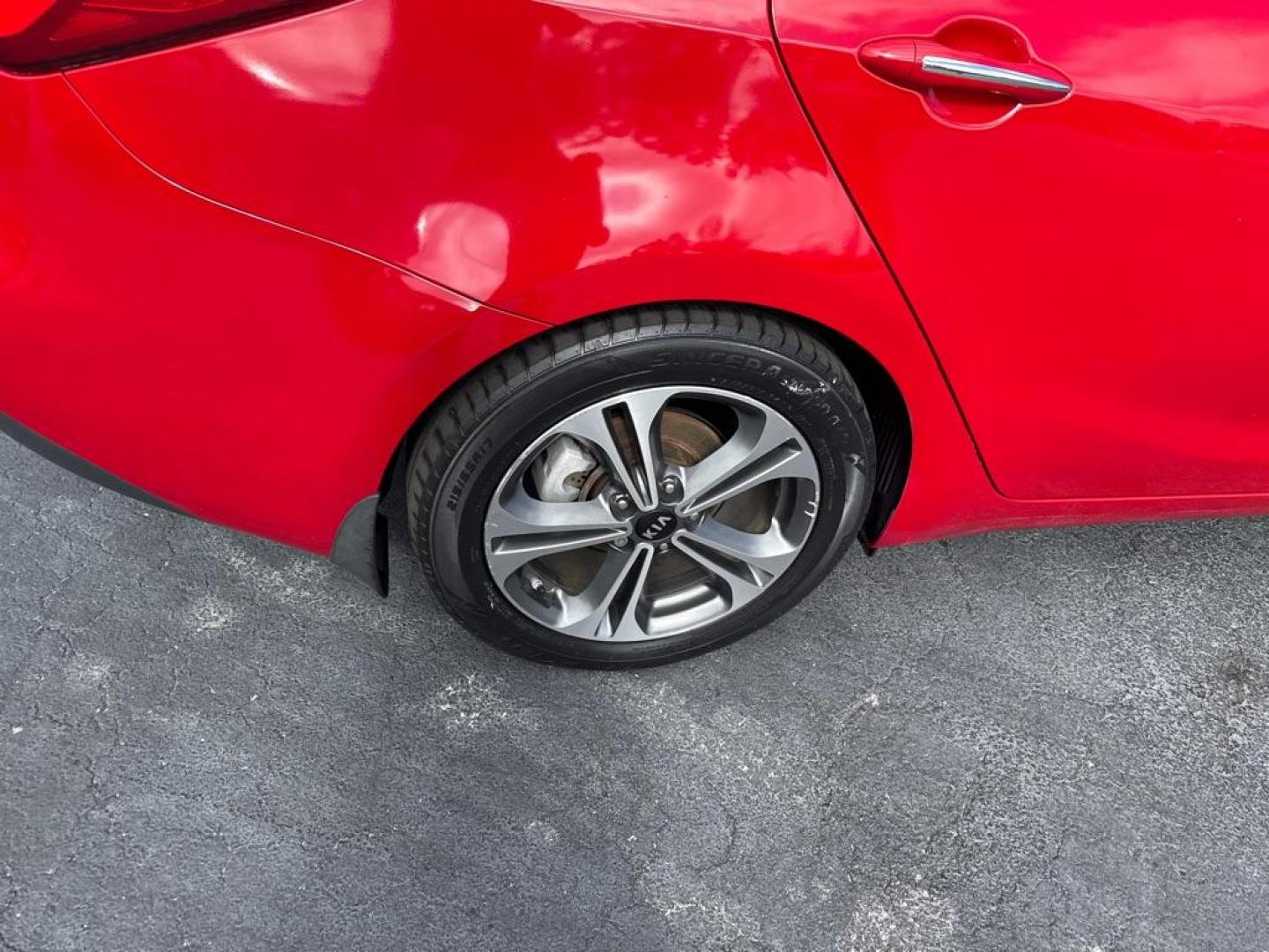 2016 RED KIA FORTE EX (KNAFZ4A84G5) with an 2.0L engine, Automatic transmission, located at 2929 9th St. West, Bradenton, 34205, (941) 242-2810, 27.473591, -82.570679 - Thanks for inquring into DriveNation USA! All vehicles listed can be viewed at www.drivenationusa.com for vehicle history reports and additonal info. We cannot quote any terms such as down payments or monthly payments without an application. You can apply directly at www.drivenationusa.com or by con - Photo#9