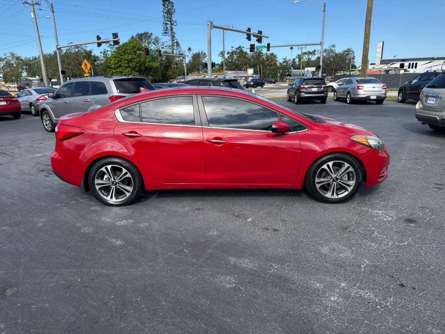 2016 RED KIA FORTE EX (KNAFZ4A84G5) with an 2.0L engine, Automatic transmission, located at 2929 9th St. West, Bradenton, 34205, (941) 242-2810, 27.473591, -82.570679 - Thanks for inquring into DriveNation USA! All vehicles listed can be viewed at www.drivenationusa.com for vehicle history reports and additonal info. We cannot quote any terms such as down payments or monthly payments without an application. You can apply directly at www.drivenationusa.com or by con - Photo#8