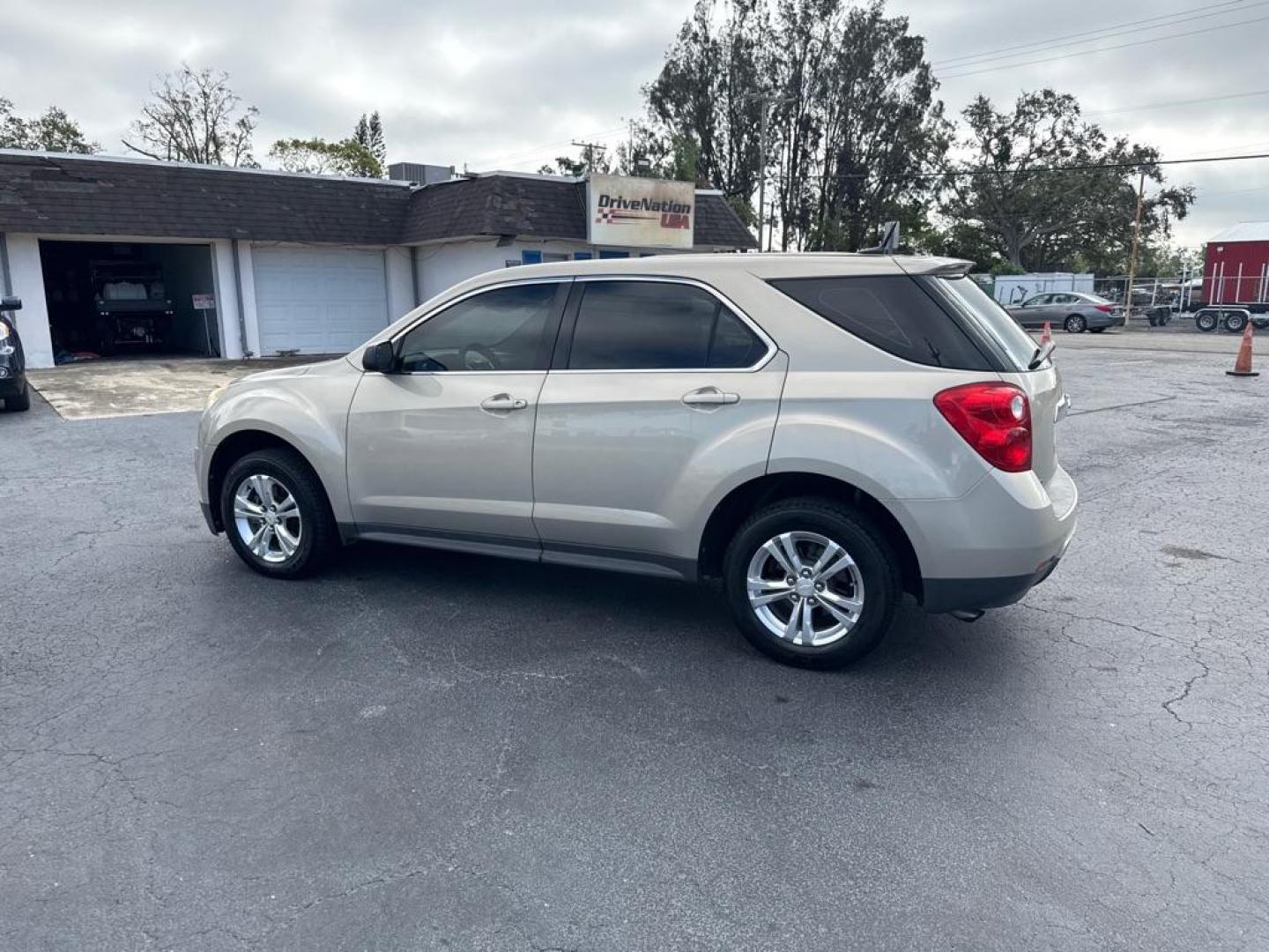 2012 TAN CHEVROLET EQUINOX LS (2GNALBEK2C1) with an 2.4L engine, Automatic transmission, located at 2929 9th St. West, Bradenton, 34205, (941) 242-2810, 27.473591, -82.570679 - Thanks for inquring into DriveNation USA! All vehicles listed can be viewed at www.drivenationusa.com for vehicle history reports and additonal info. We cannot quote any terms such as down payments or monthly payments without an application. You can apply directly at www.drivenationusa.com or by con - Photo#5