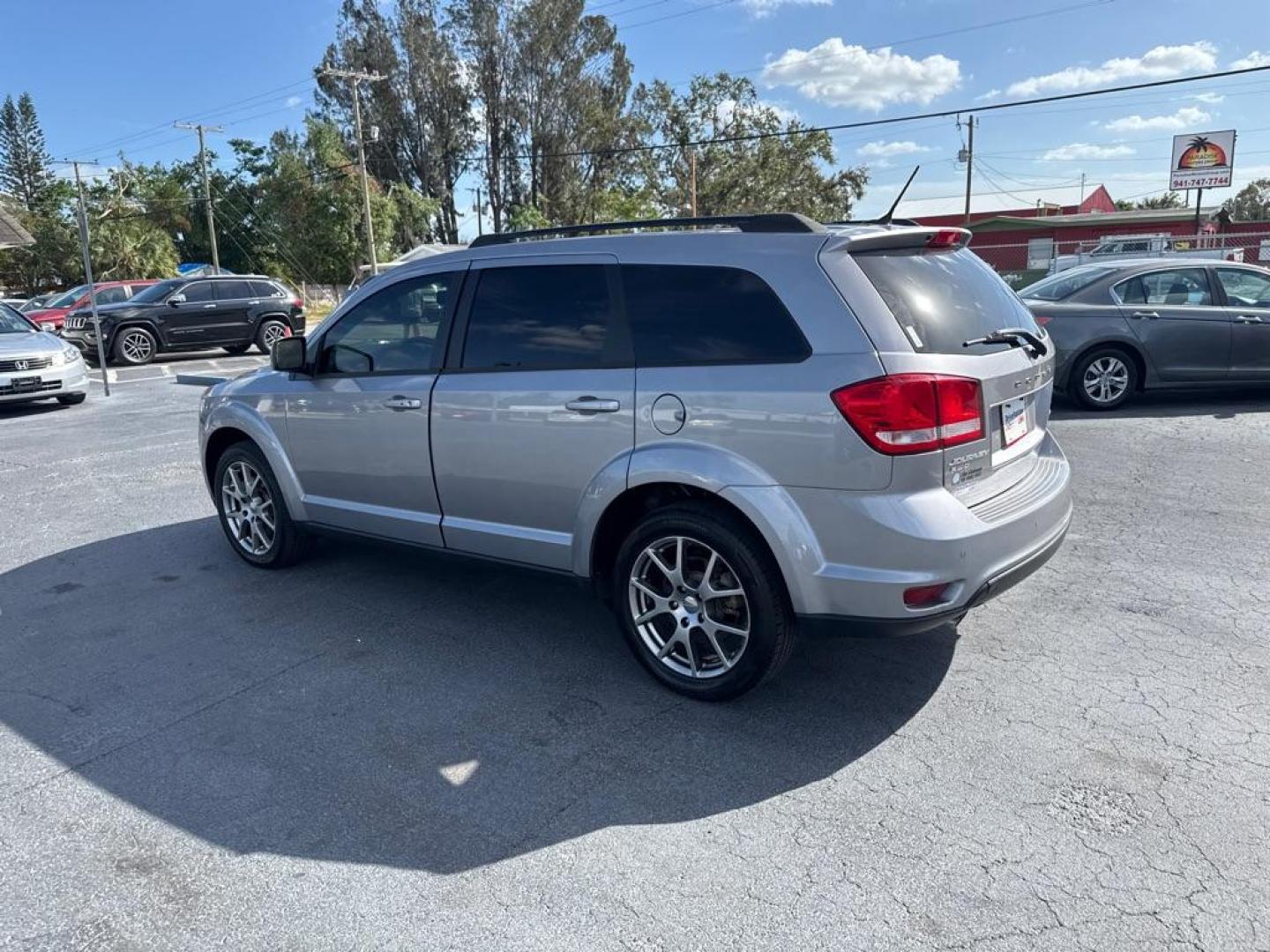 2017 SILVER DODGE JOURNEY GT (3C4PDDEG0HT) with an 3.6L engine, Automatic transmission, located at 2929 9th St. West, Bradenton, 34205, (941) 242-2810, 27.473591, -82.570679 - Thanks for inquring into DriveNation USA! All vehicles listed can be viewed at www.drivenationusa.com for vehicle history reports and additonal info. We cannot quote any terms such as down payments or monthly payments without an application. You can apply directly at www.drivenationusa.com or by con - Photo#4