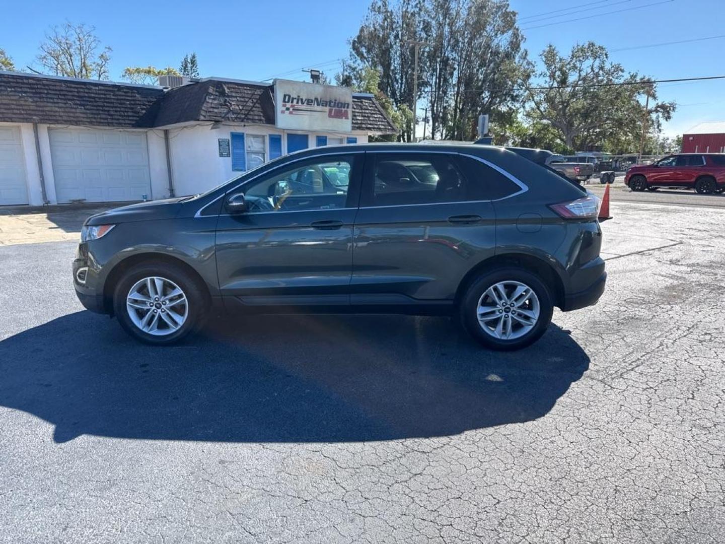 2015 GRAY FORD EDGE SEL (2FMTK3J83FB) with an 3.5L engine, Automatic transmission, located at 2929 9th St. West, Bradenton, 34205, (941) 242-2810, 27.473591, -82.570679 - Thanks for inquring into DriveNation USA! All vehicles listed can be viewed at www.drivenationusa.com for vehicle history reports and additonal info. We cannot quote any terms such as down payments or monthly payments without an application. You can apply directly at www.drivenationusa.com or by con - Photo#4