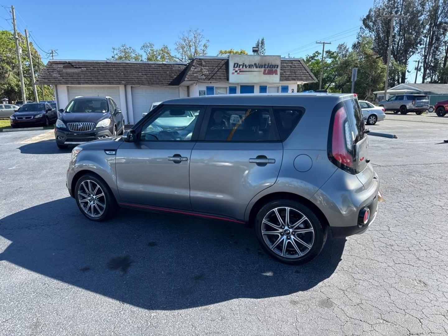 2017 GRAY KIA SOUL ! (KNDJX3AA2H7) with an 1.6L engine, Automatic transmission, located at 2929 9th St. West, Bradenton, 34205, (941) 242-2810, 27.473591, -82.570679 - Thanks for inquring into DriveNation USA! All vehicles listed can be viewed at www.drivenationusa.com for vehicle history reports and additonal info. We cannot quote any terms such as down payments or monthly payments without an application. You can apply directly at www.drivenationusa.com or by con - Photo#4