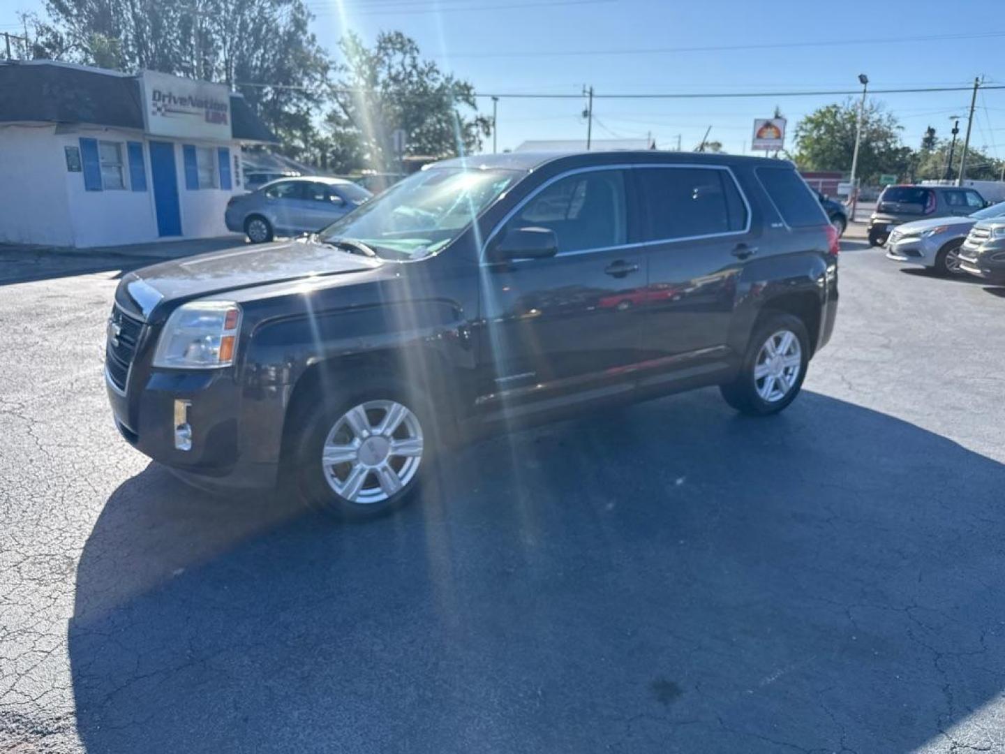 2014 GRAY GMC TERRAIN SLE (2GKFLVEK2E6) with an 2.4L engine, Automatic transmission, located at 2929 9th St. West, Bradenton, 34205, (941) 242-2810, 27.473591, -82.570679 - Thanks for inquring into DriveNation USA! All vehicles listed can be viewed at www.drivenationusa.com for vehicle history reports and additonal info. We cannot quote any terms such as down payments or monthly payments without an application. You can apply directly at www.drivenationusa.com or by con - Photo#2