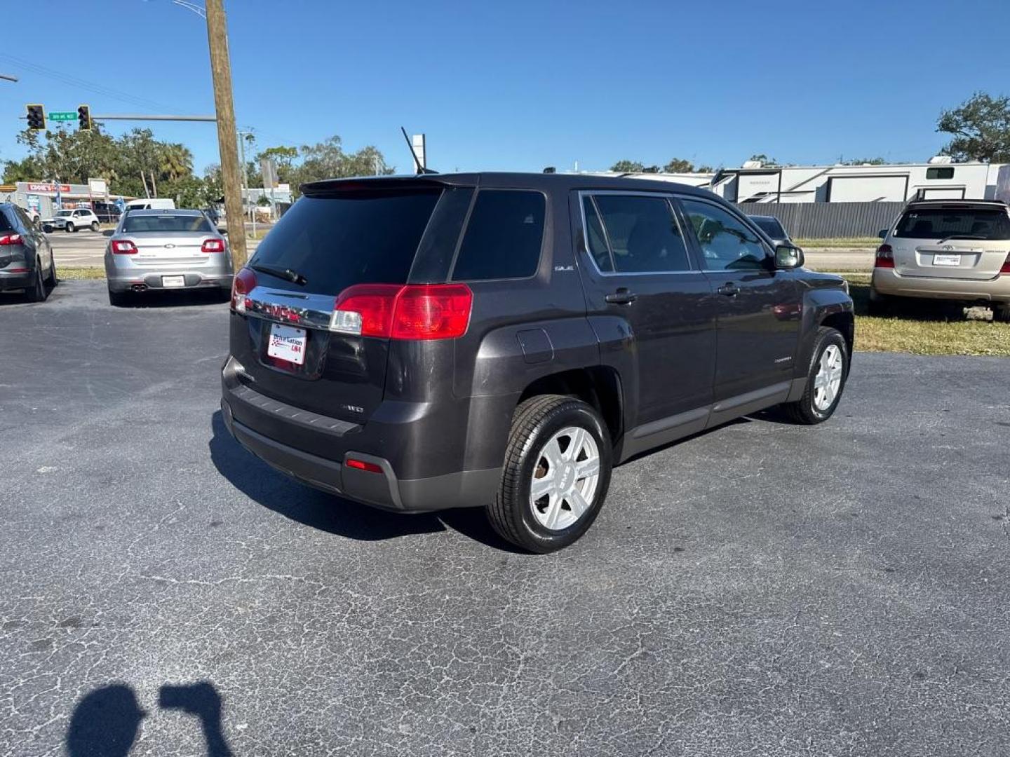 2014 GRAY GMC TERRAIN SLE (2GKFLVEK2E6) with an 2.4L engine, Automatic transmission, located at 2929 9th St. West, Bradenton, 34205, (941) 242-2810, 27.473591, -82.570679 - Thanks for inquring into DriveNation USA! All vehicles listed can be viewed at www.drivenationusa.com for vehicle history reports and additonal info. We cannot quote any terms such as down payments or monthly payments without an application. You can apply directly at www.drivenationusa.com or by con - Photo#6