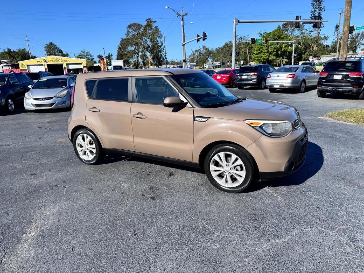 2015 TAN KIA SOUL + (KNDJP3A55F7) with an 2.0L engine, Automatic transmission - Photo#0