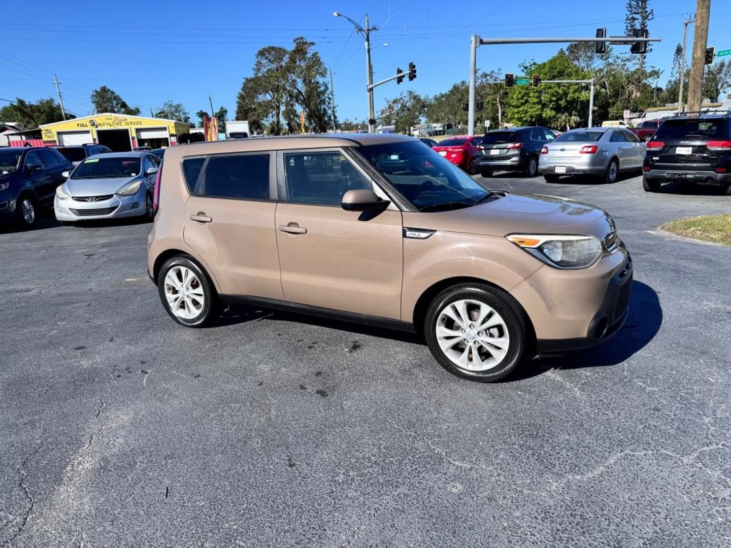 2015 TAN KIA SOUL + (KNDJP3A55F7) with an 2.0L engine, Automatic transmission - Photo#1