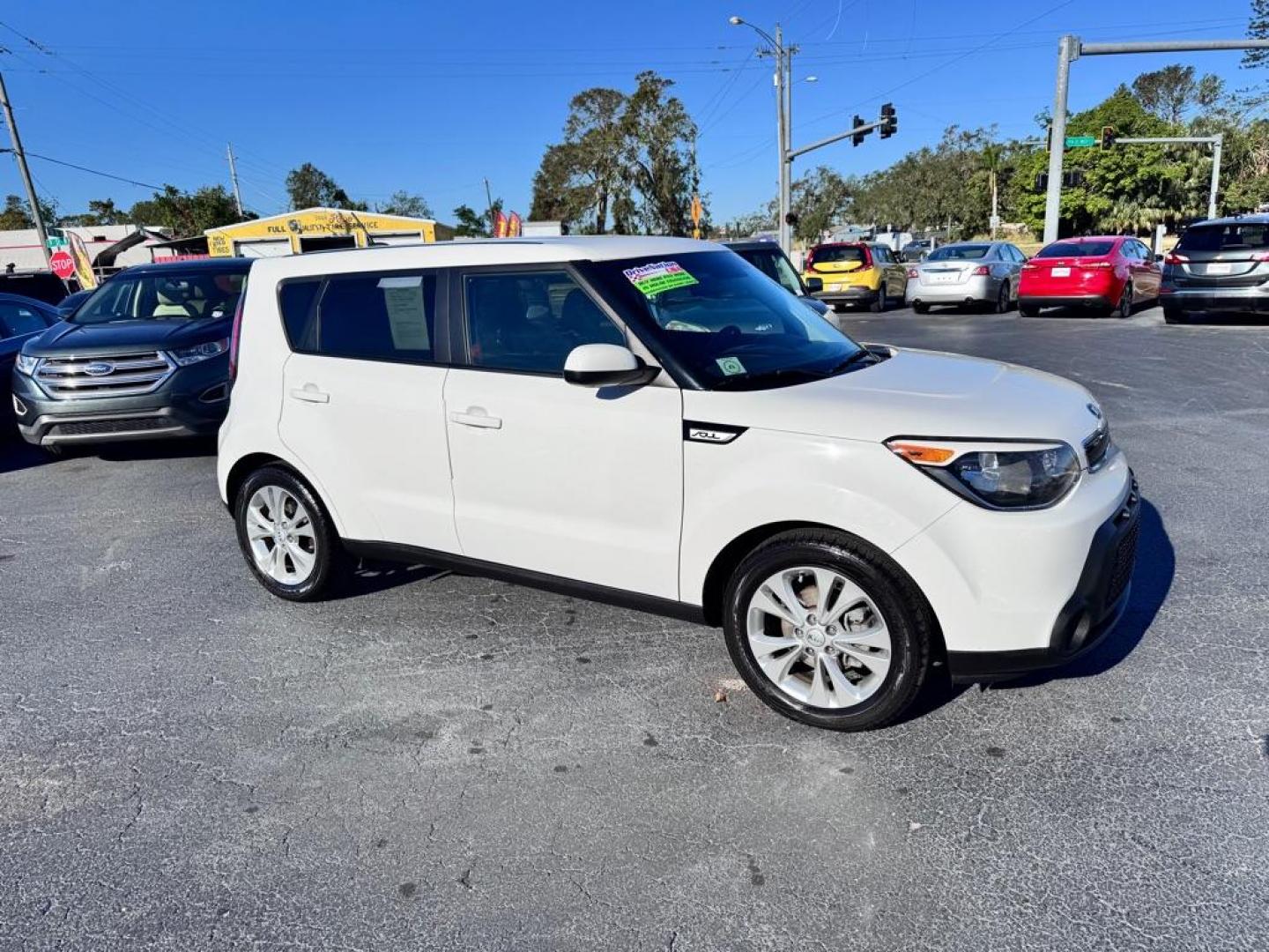 2015 WHITE KIA SOUL + (KNDJP3A56F7) with an 2.0L engine, Automatic transmission, located at 2929 9th St. West, Bradenton, 34205, (941) 242-2810, 27.473591, -82.570679 - Thanks for inquring into DriveNation USA! All vehicles listed can be viewed at www.drivenationusa.com for vehicle history reports and additonal info. We cannot quote any terms such as down payments or monthly payments without an application. You can apply directly at www.drivenationusa.com or by con - Photo#1