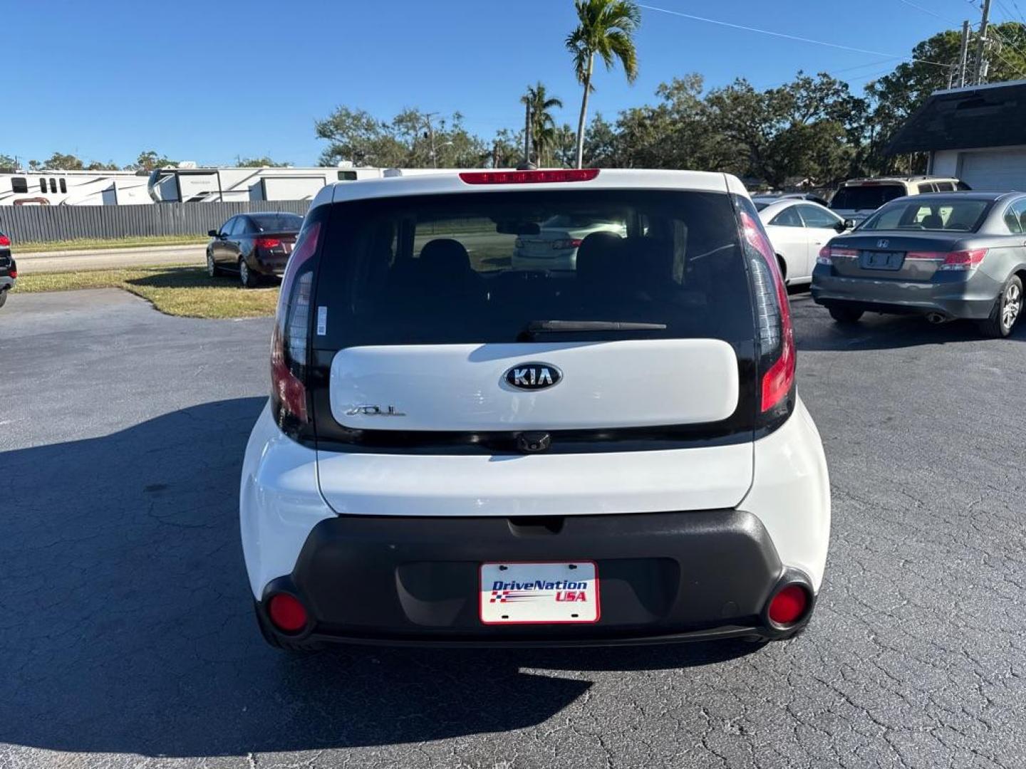 2015 WHITE KIA SOUL + (KNDJP3A56F7) with an 2.0L engine, Automatic transmission, located at 2929 9th St. West, Bradenton, 34205, (941) 242-2810, 27.473591, -82.570679 - Thanks for inquring into DriveNation USA! All vehicles listed can be viewed at www.drivenationusa.com for vehicle history reports and additonal info. We cannot quote any terms such as down payments or monthly payments without an application. You can apply directly at www.drivenationusa.com or by con - Photo#5