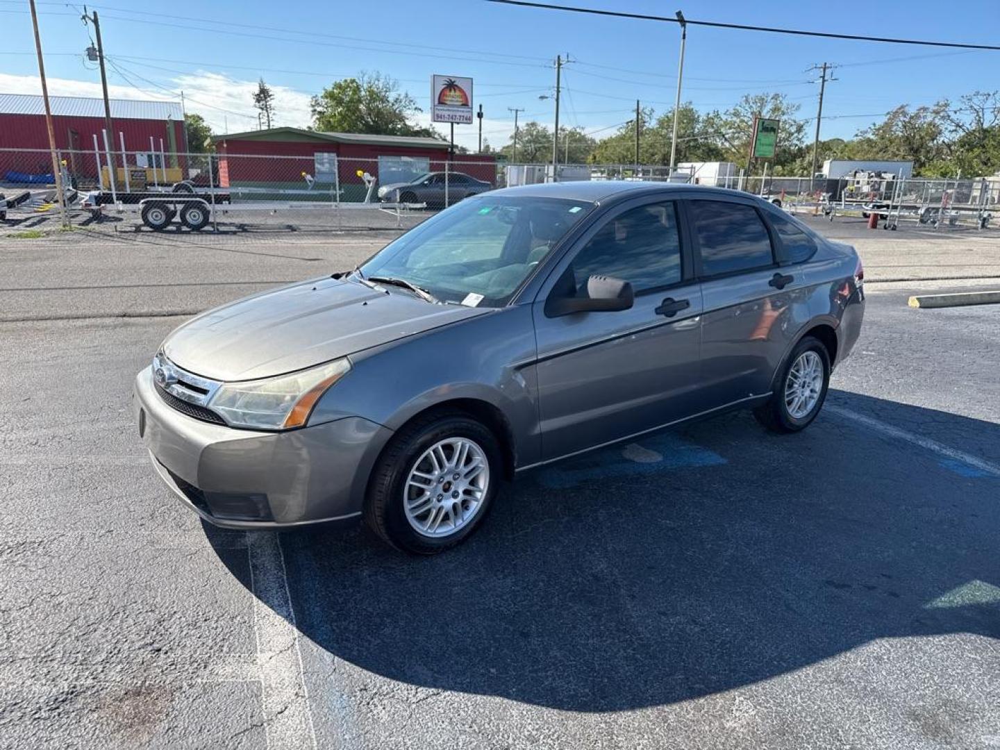 2010 GRAY FORD FOCUS SE (1FAHP3FN3AW) with an 2.0L engine, Automatic transmission, located at 2929 9th St. West, Bradenton, 34205, (941) 242-2810, 27.473591, -82.570679 - Thanks for inquring into DriveNation USA! All vehicles listed can be viewed at www.drivenationusa.com for vehicle history reports and additonal info. We cannot quote any terms such as down payments or monthly payments without an application. You can apply directly at www.drivenationusa.com or by con - Photo#3