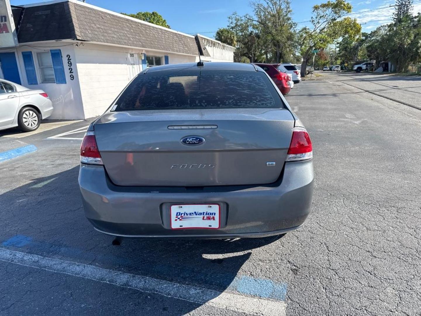 2010 GRAY FORD FOCUS SE (1FAHP3FN3AW) with an 2.0L engine, Automatic transmission, located at 2929 9th St. West, Bradenton, 34205, (941) 242-2810, 27.473591, -82.570679 - Thanks for inquring into DriveNation USA! All vehicles listed can be viewed at www.drivenationusa.com for vehicle history reports and additonal info. We cannot quote any terms such as down payments or monthly payments without an application. You can apply directly at www.drivenationusa.com or by con - Photo#5