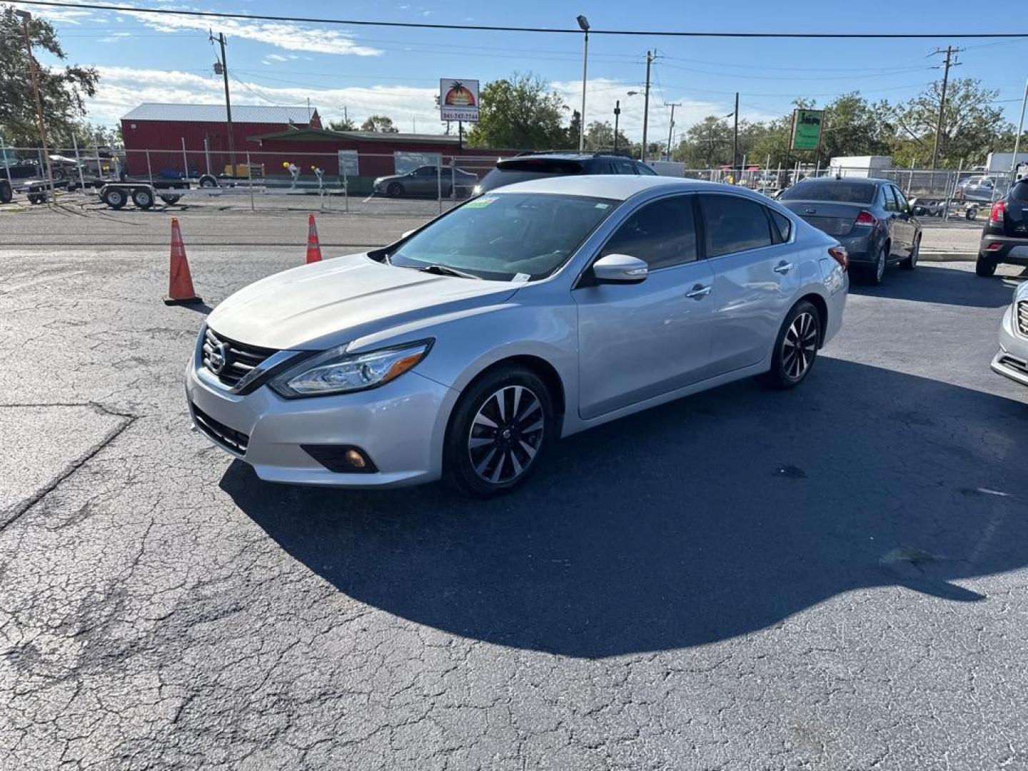 2018 SILVER NISSAN ALTIMA 2.5 (1N4AL3AP7JC) with an 2.5L engine, Continuously Variable transmission, located at 2929 9th St. West, Bradenton, 34205, (941) 242-2810, 27.473591, -82.570679 - Photo#3