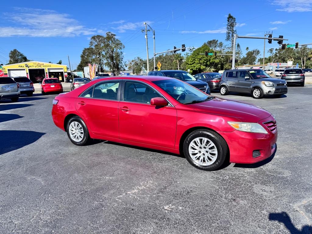 2011 TOYOTA CAMRY SE