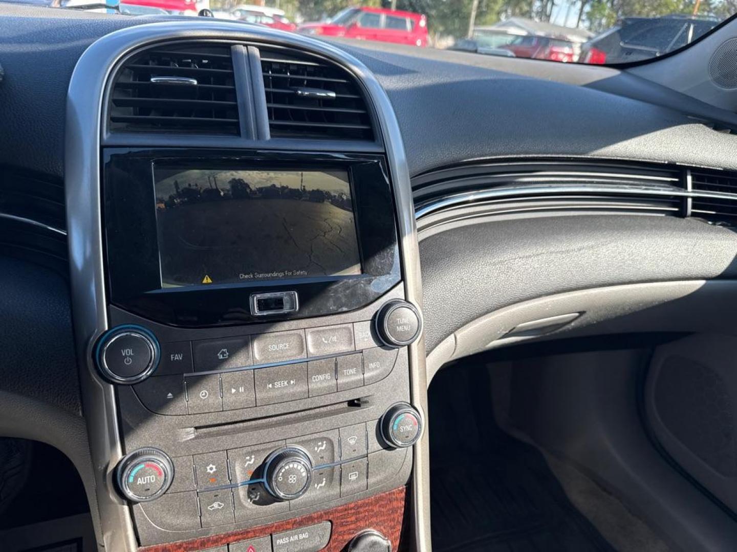 2013 SILVER CHEVROLET MALIBU 1LT (1G11D5RR9DF) with an 2.4L engine, Automatic transmission, located at 2929 9th St. West, Bradenton, 34205, (941) 242-2810, 27.473591, -82.570679 - Photo#10