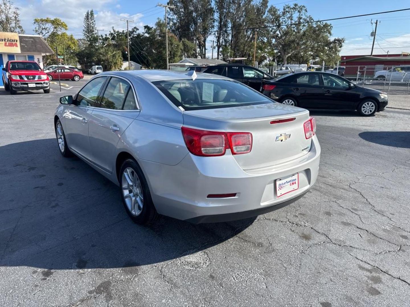 2013 SILVER CHEVROLET MALIBU 1LT (1G11D5RR9DF) with an 2.4L engine, Automatic transmission, located at 2929 9th St. West, Bradenton, 34205, (941) 242-2810, 27.473591, -82.570679 - Photo#4