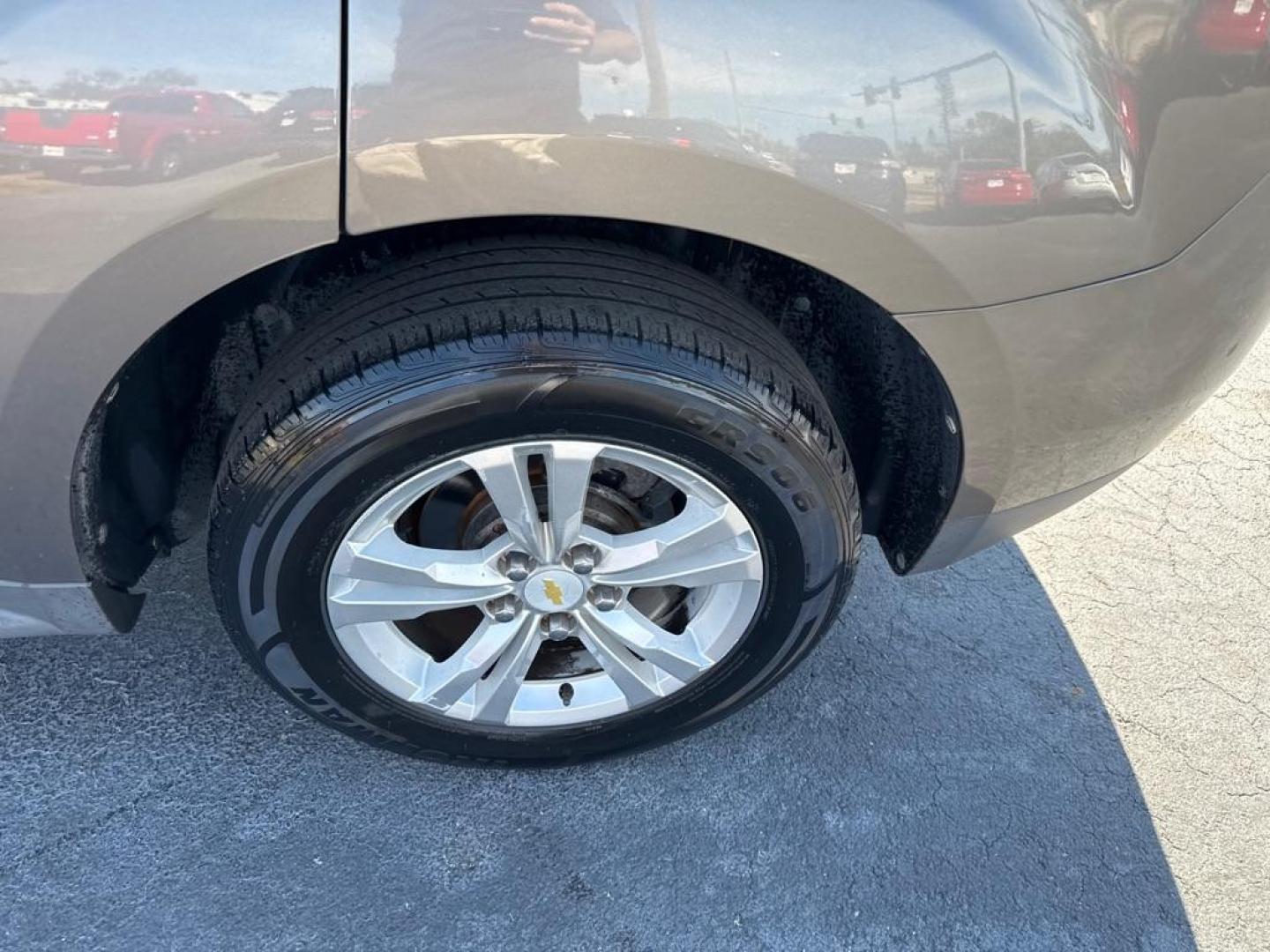 2012 GRAY CHEVROLET EQUINOX LT (2GNALDEK9C6) with an 2.4L engine, Automatic transmission, located at 2929 9th St. West, Bradenton, 34205, (941) 242-2810, 27.473591, -82.570679 - Thanks for inquring into DriveNation USA! All vehicles listed can be viewed at www.drivenationusa.com for vehicle history reports and additonal info. We cannot quote any terms such as down payments or monthly payments without an application. You can apply directly at www.drivenationusa.com or by con - Photo#9