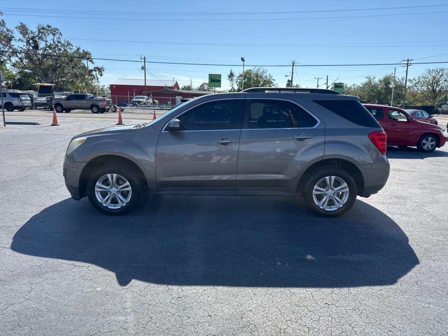 2012 GRAY CHEVROLET EQUINOX LT (2GNALDEK9C6) with an 2.4L engine, Automatic transmission, located at 2929 9th St. West, Bradenton, 34205, (941) 242-2810, 27.473591, -82.570679 - Thanks for inquring into DriveNation USA! All vehicles listed can be viewed at www.drivenationusa.com for vehicle history reports and additonal info. We cannot quote any terms such as down payments or monthly payments without an application. You can apply directly at www.drivenationusa.com or by con - Photo#4