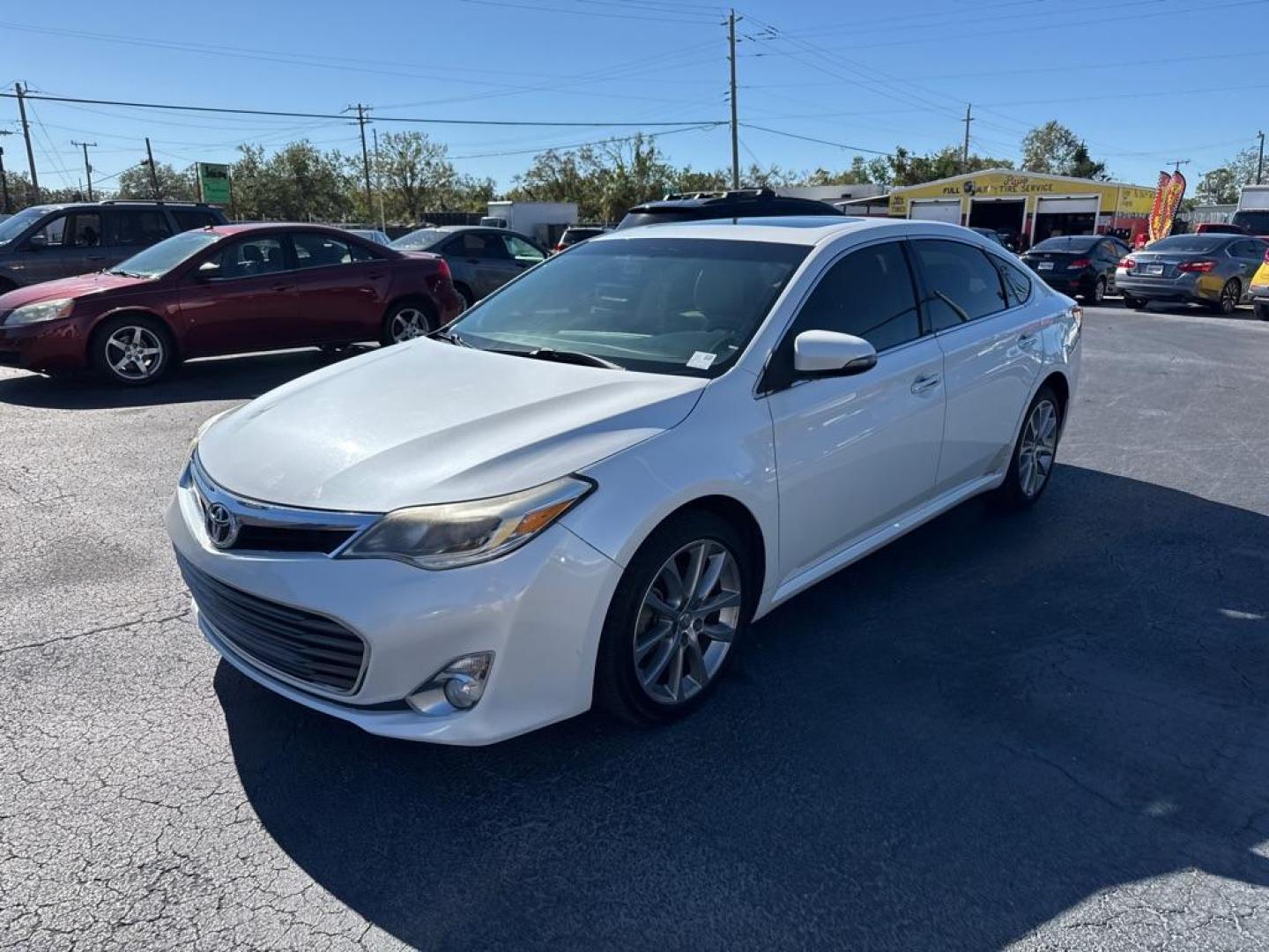 2014 WHITE TOYOTA AVALON XLE (4T1BK1EB0EU) with an 3.5L engine, Automatic transmission, located at 2929 9th St. West, Bradenton, 34205, (941) 242-2810, 27.473591, -82.570679 - Thanks for inquring into DriveNation USA! All vehicles listed can be viewed at www.drivenationusa.com for vehicle history reports and additonal info. We cannot quote any terms such as down payments or monthly payments without an application. You can apply directly at www.drivenationusa.com or by con - Photo#3