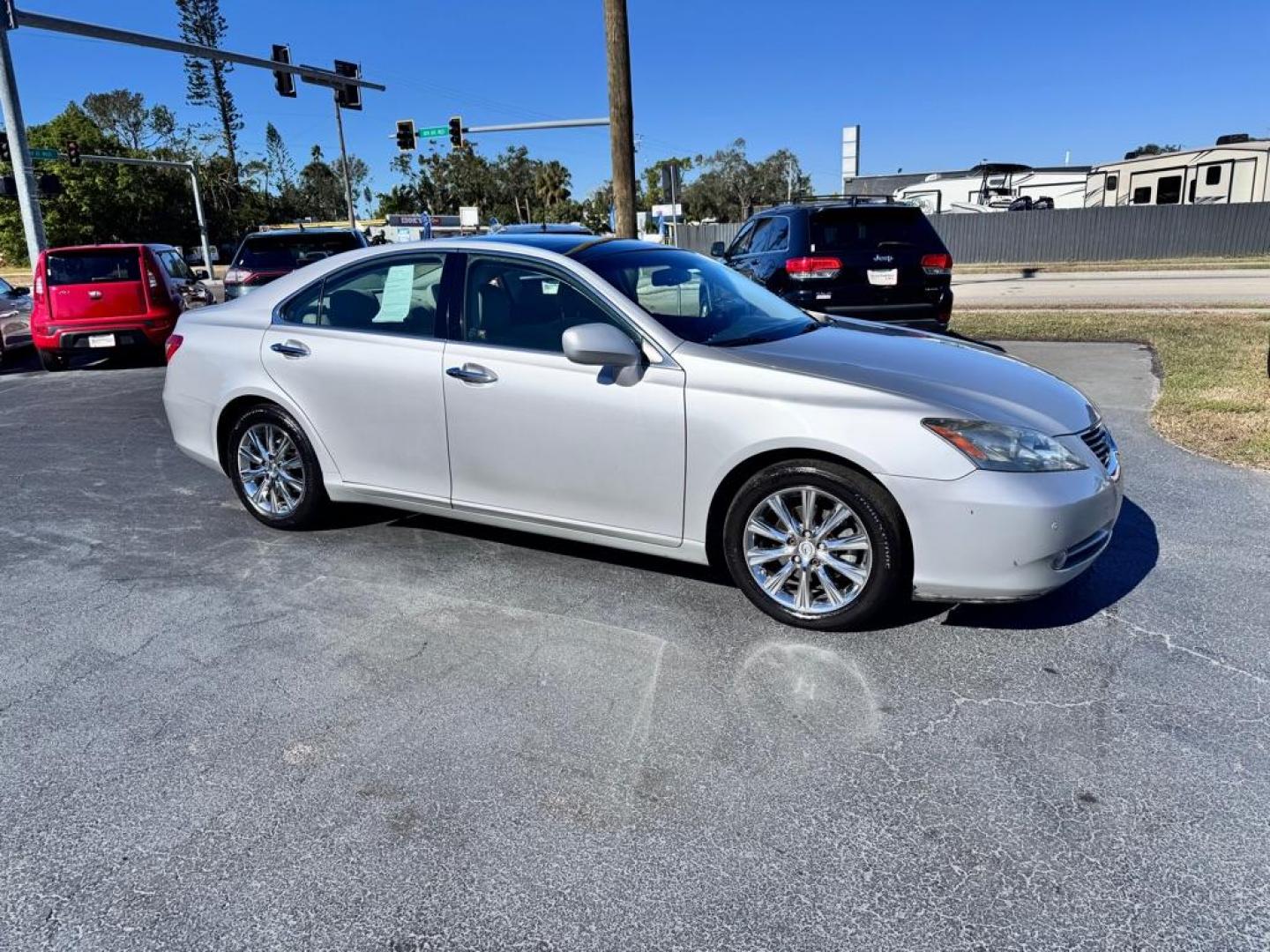 2007 SILVER LEXUS ES 350 (JTHBJ46G272) with an 3.5L engine, Automatic transmission, located at 2929 9th St. West, Bradenton, 34205, (941) 242-2810, 27.473591, -82.570679 - Photo#0