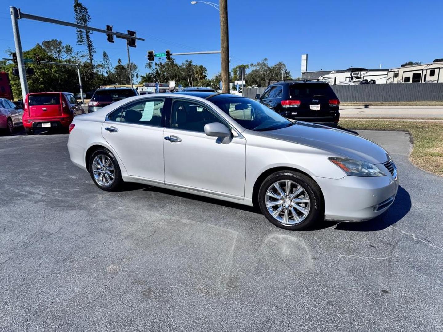 2007 SILVER LEXUS ES 350 (JTHBJ46G272) with an 3.5L engine, Automatic transmission, located at 2929 9th St. West, Bradenton, 34205, (941) 242-2810, 27.473591, -82.570679 - Photo#1